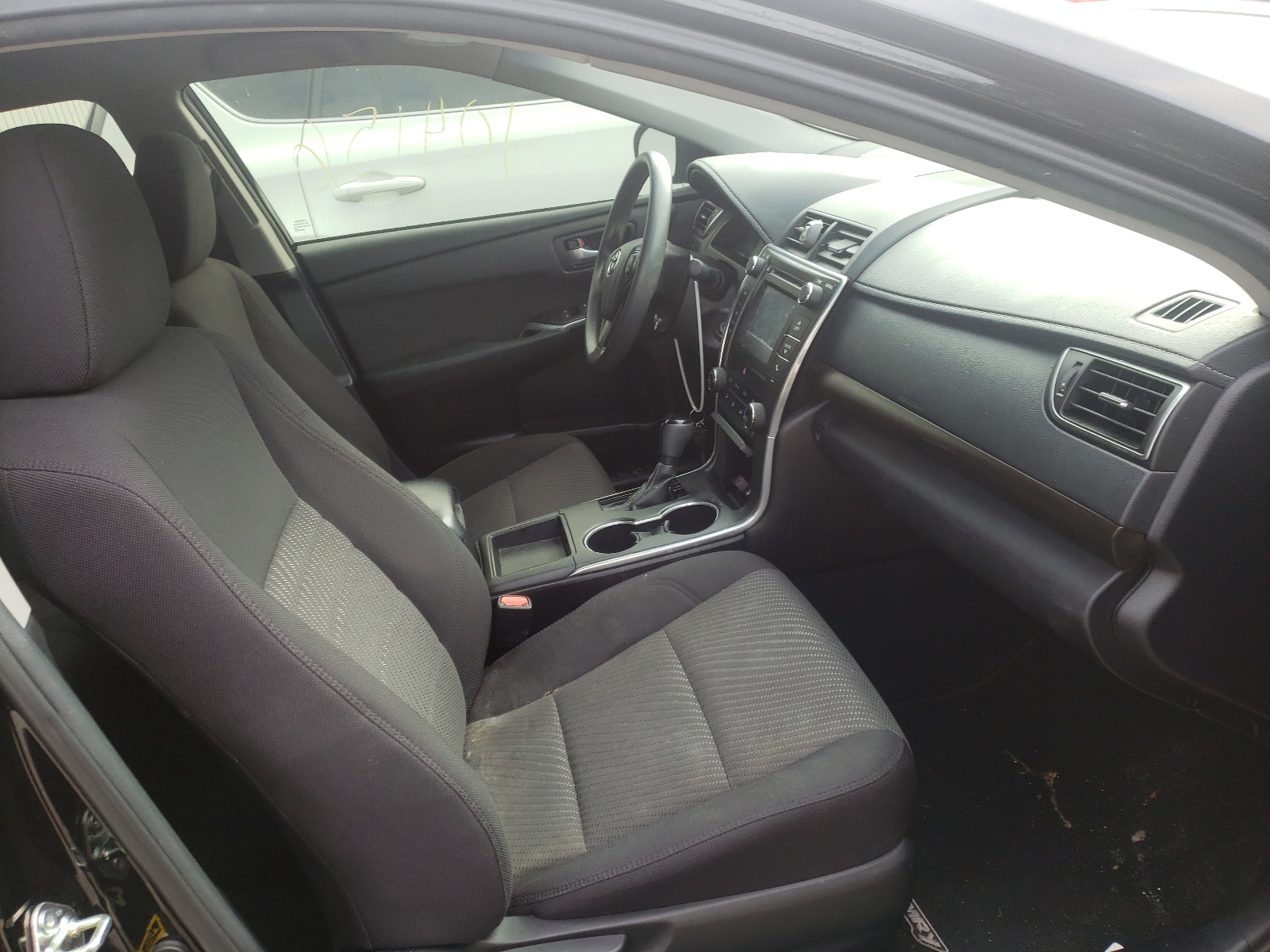 Photo 5 from auction – 2015 TOYOTA CAMRY LE with VIN 4T1BF1FK7FU026811