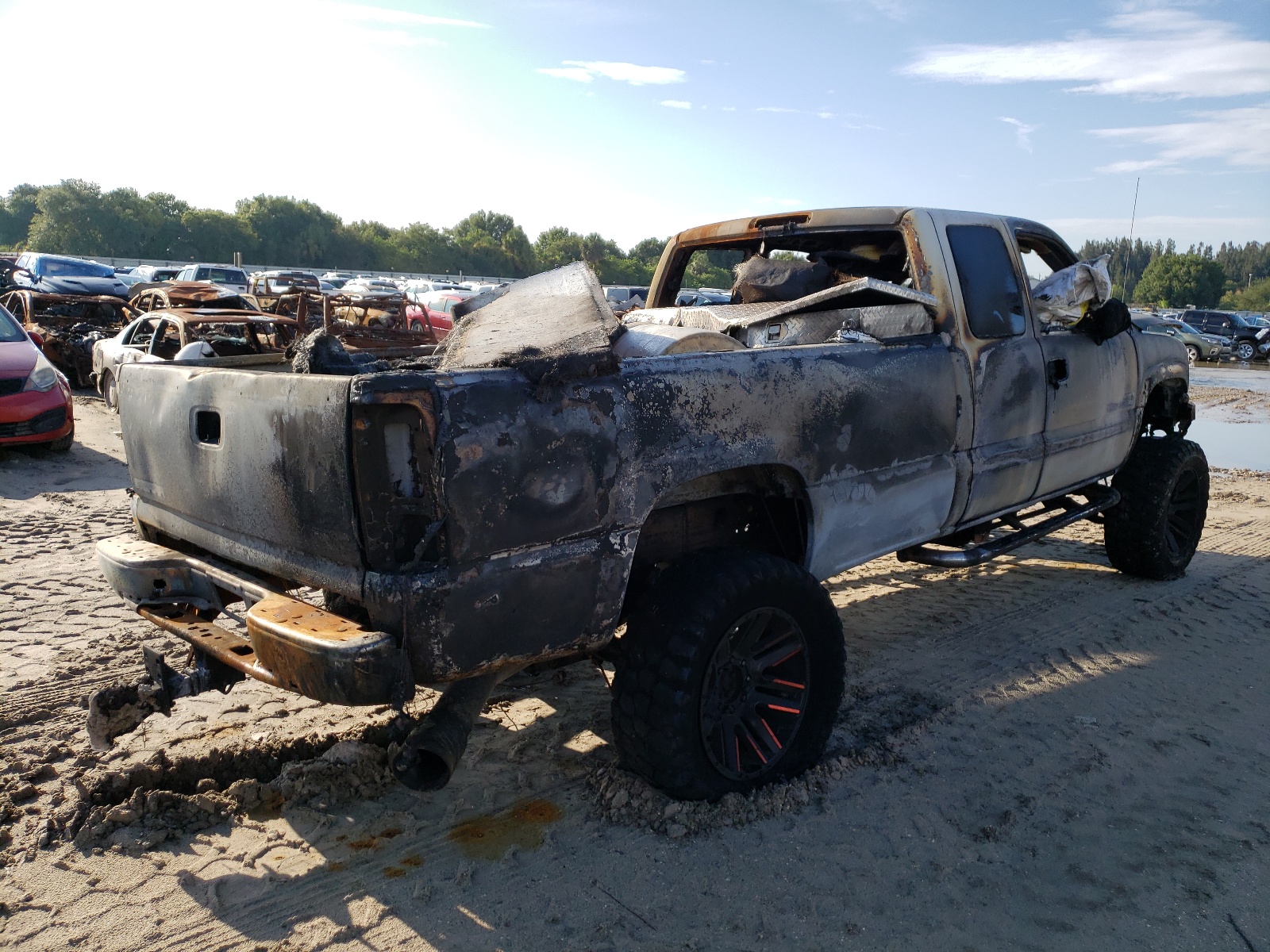 Photo 4 from auction – 2004 GMC SIERRA K25 with VIN 1GTHK29224E346881