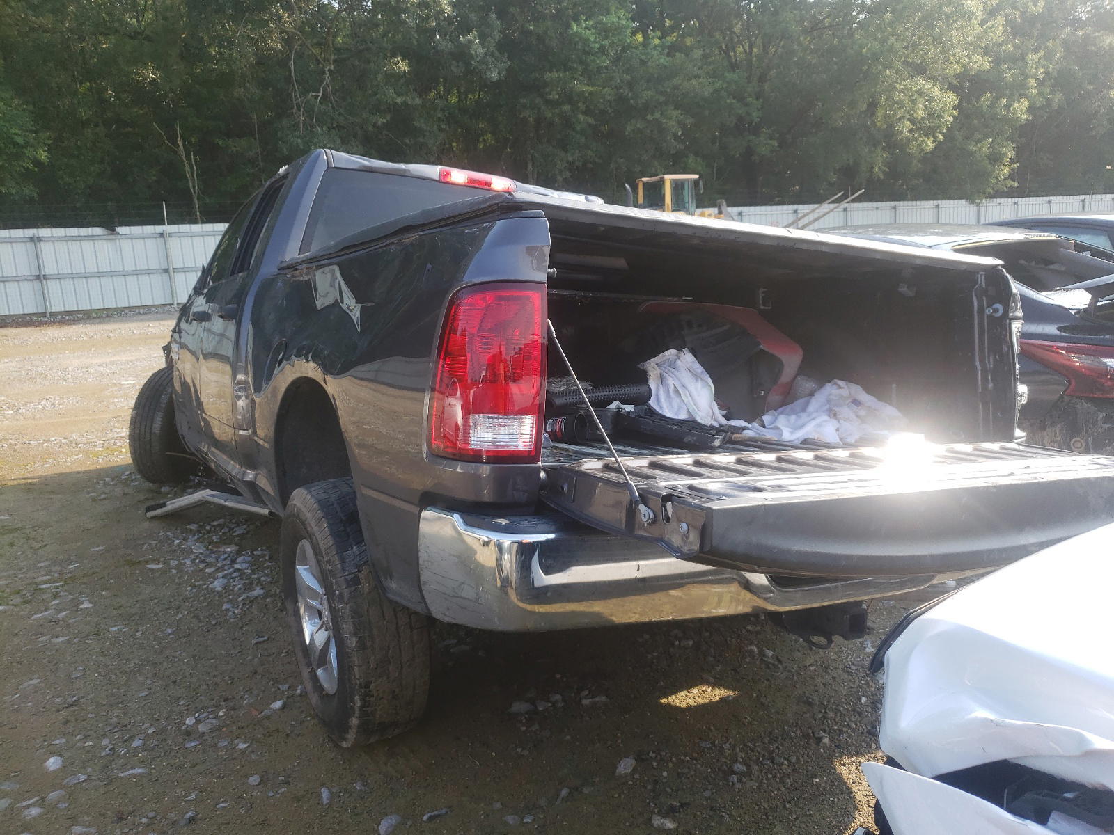 Photo 3 from auction – 2019 RAM 1500 CLASS with VIN 1C6RR6FG5KS733521