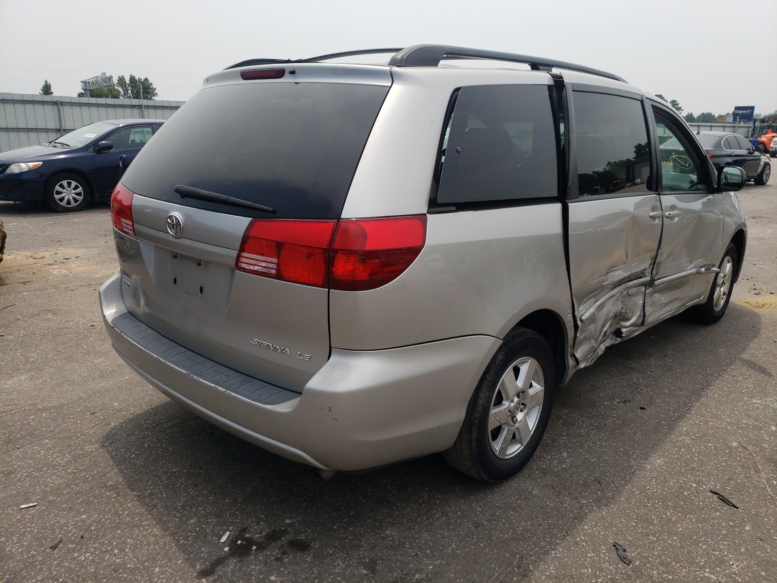 Photo 4 from auction – 2004 TOYOTA SIENNA CE with VIN 5TDZA23C14S108510