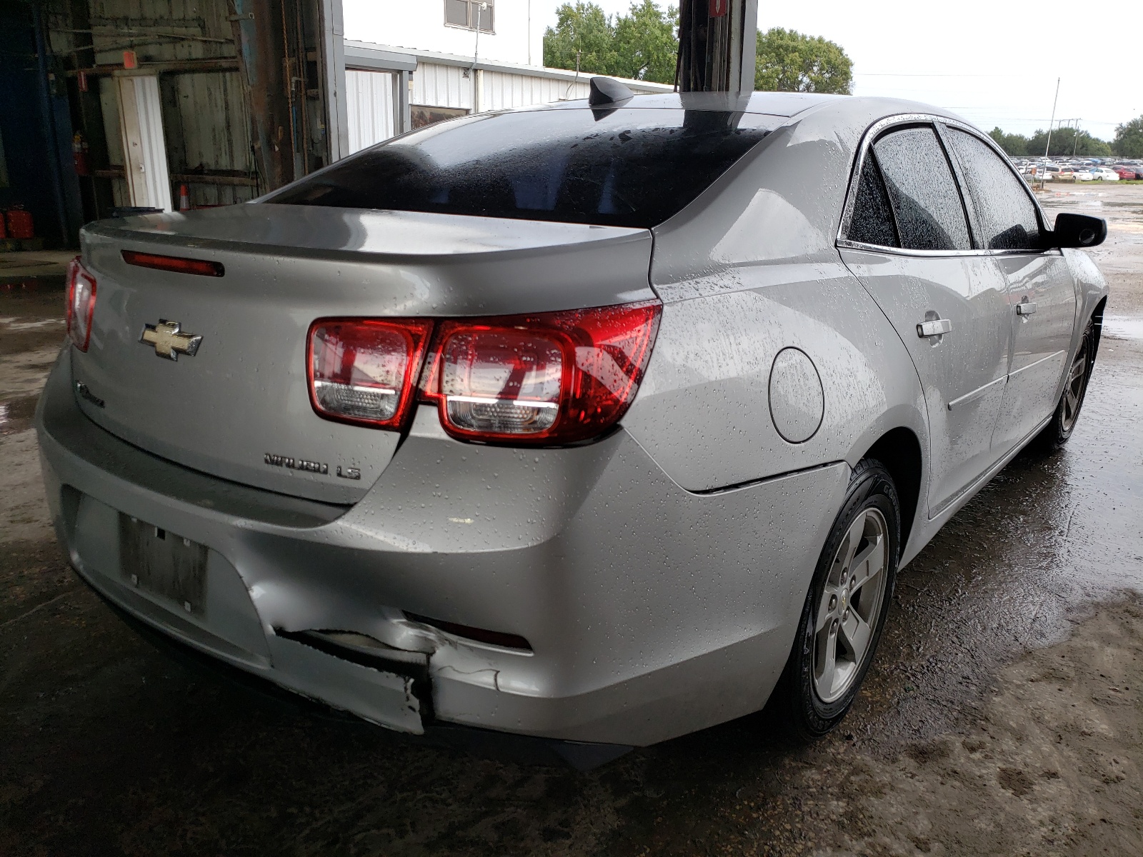 Photo 4 from auction – 2015 CHEVROLET MALIBU LS with VIN 1G11B5SL9FF280857