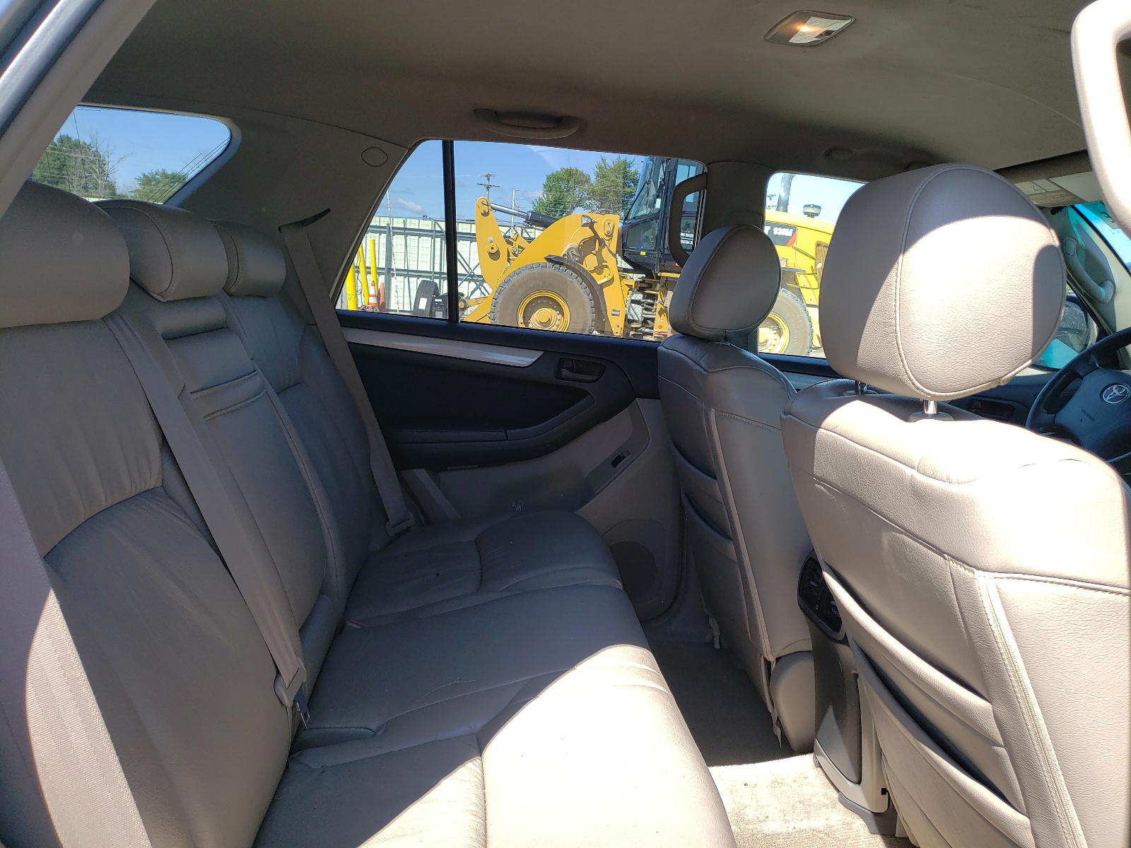 Photo 6 from auction – 2004 TOYOTA 4RUNNER SR with VIN JTEBU14R840024334