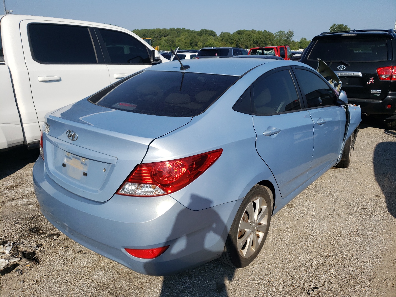 Photo 4 from auction – 2013 HYUNDAI ACCENT GLS with VIN KMHCU4AE6DU475004