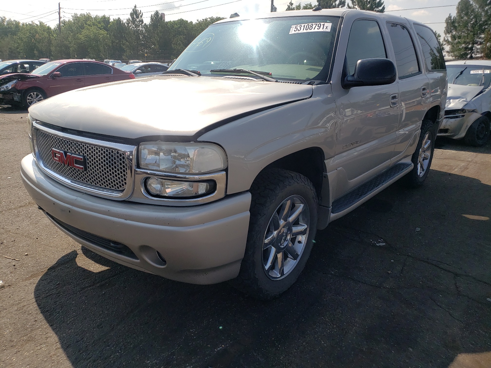 Photo 2 from auction – 2004 GMC YUKON DENA with VIN 1GKEK63U34J254145
