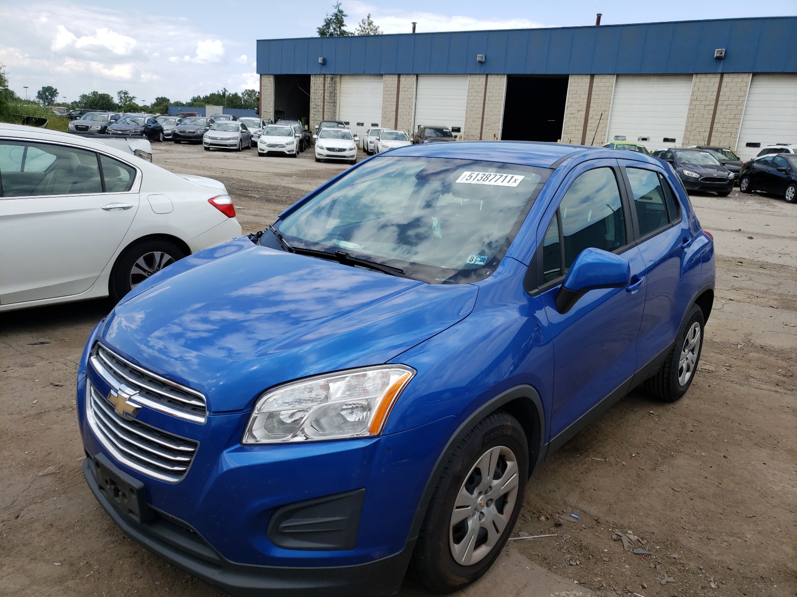 Photo 2 from auction – 2016 CHEVROLET TRAX LS with VIN KL7CJKSB0GB661849