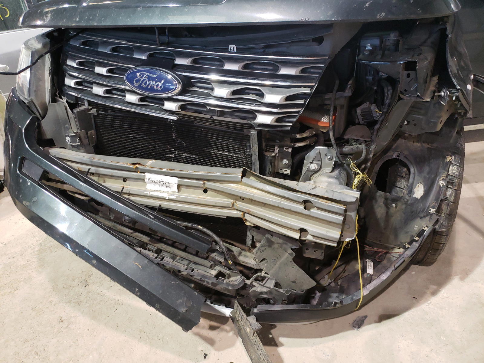 Photo 9 from auction – 2016 FORD EXPLORER L with VIN 1FM5K8F88GGC23637