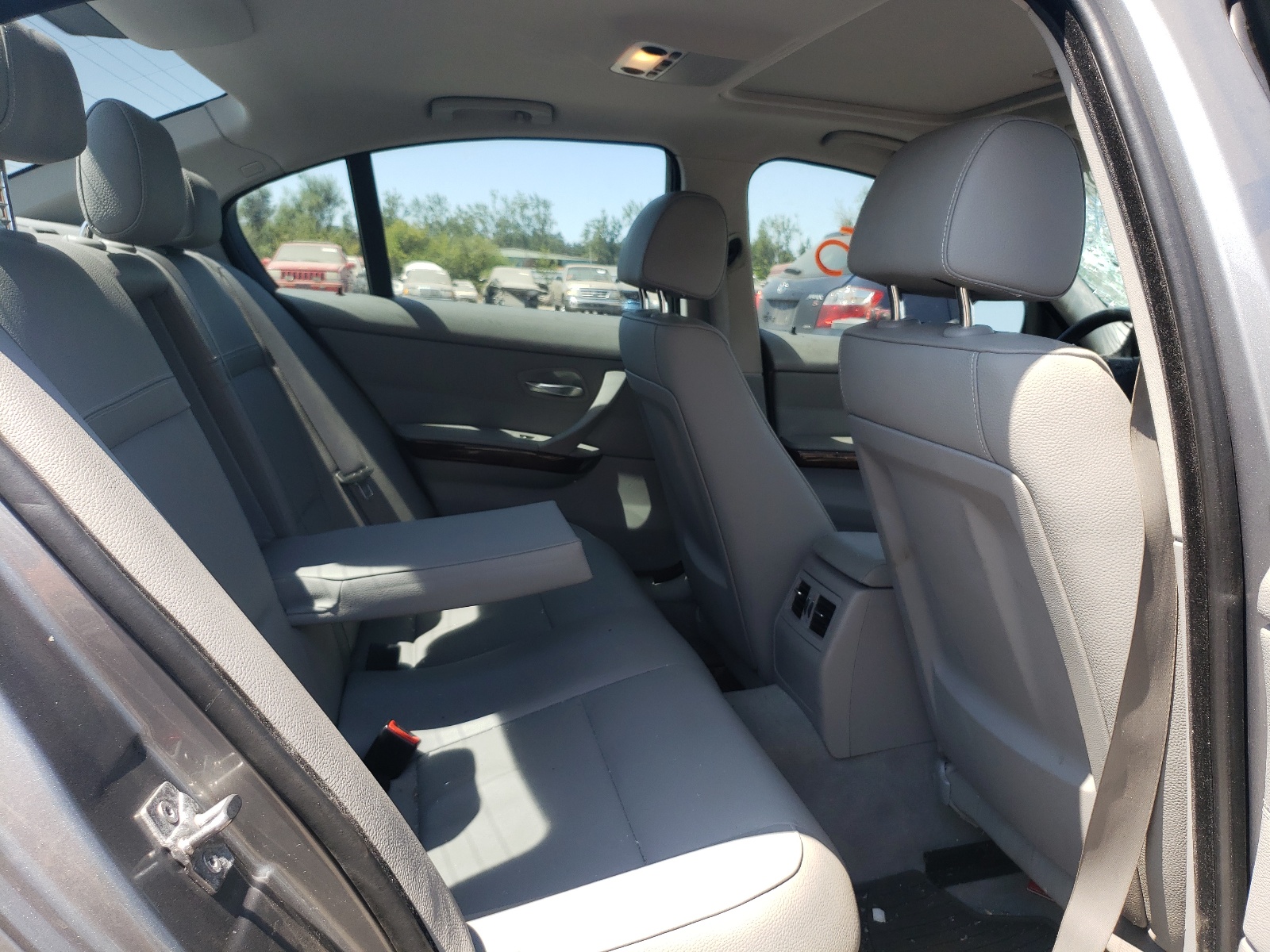 Photo 6 from auction – 2010 BMW 328 I SULE with VIN WBAPH5G53ANM35764