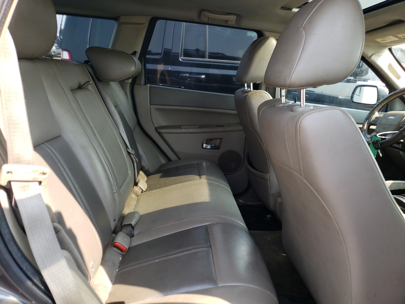 Photo 6 from auction – 2005 JEEP GRAND CHER with VIN 1J4HR58225C637659