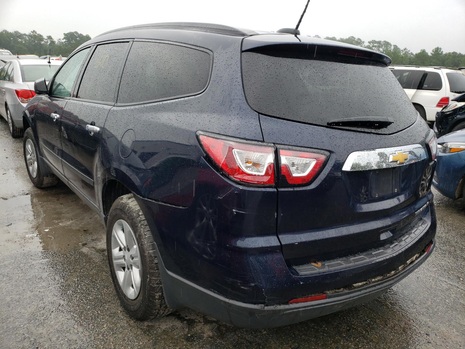 Photo 3 from auction – 2016 CHEVROLET TRAVERSE L with VIN 1GNKRFED6GJ301882
