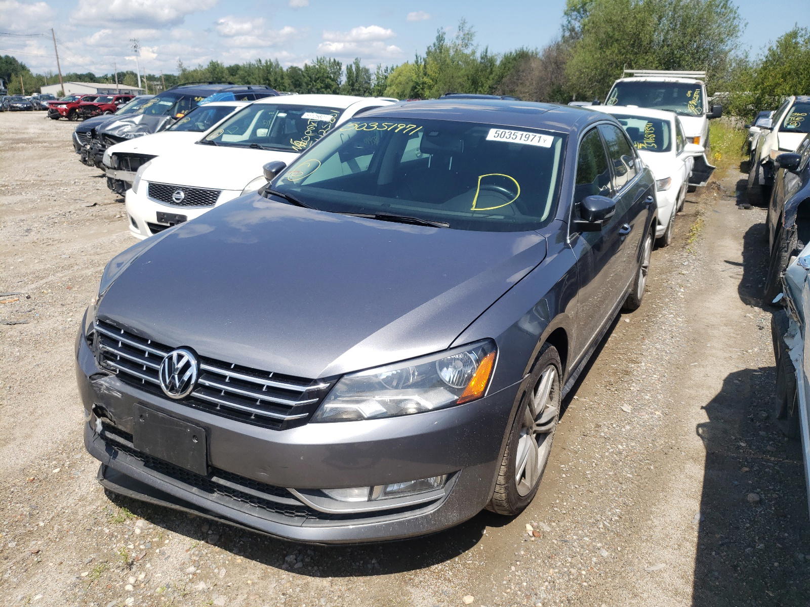 Photo 2 from auction – 2014 VOLKSWAGEN PASSAT SEL with VIN 1VWCT7A33EC003886