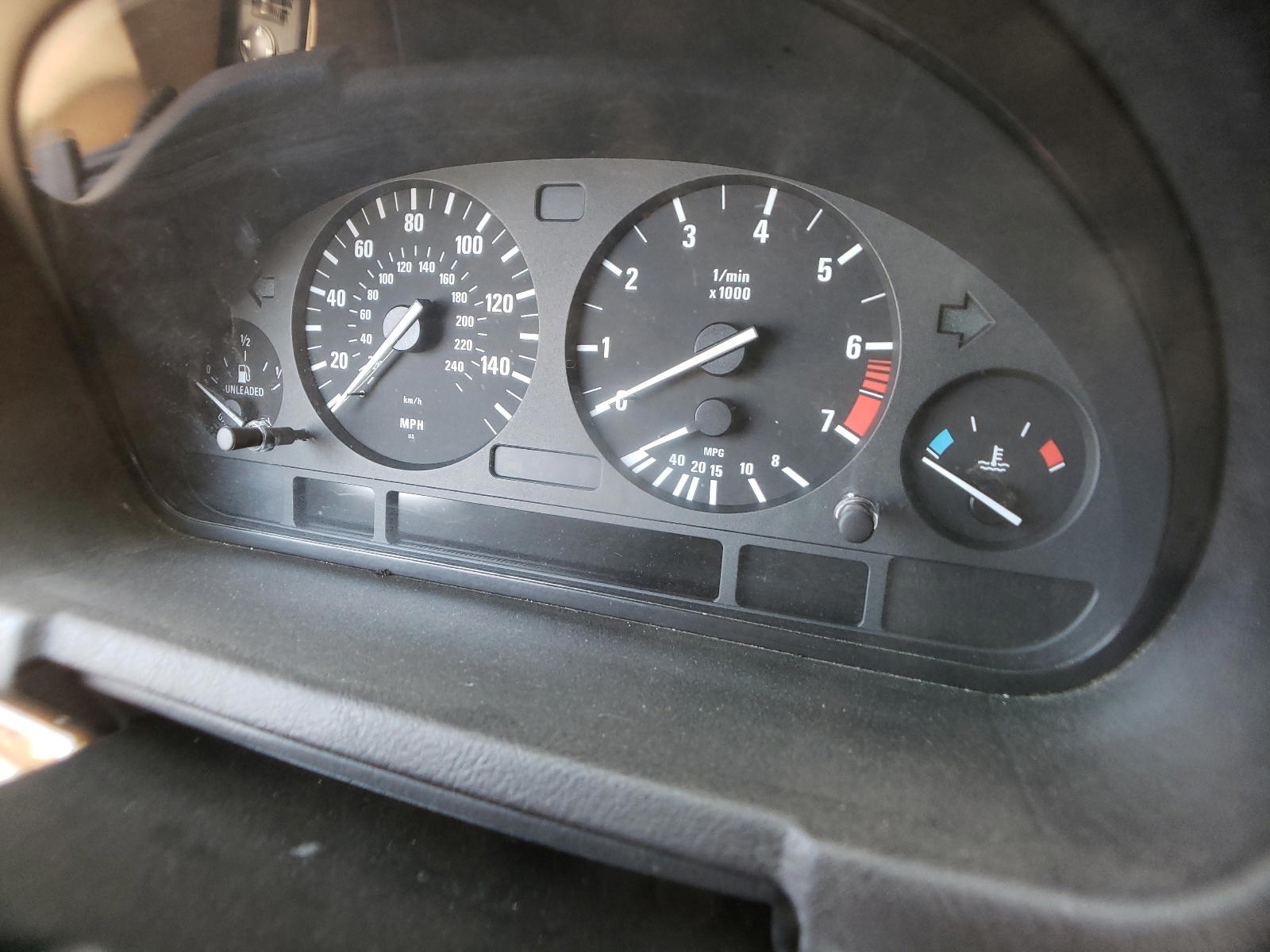 Photo 8 from auction – 2002 BMW X5 3.0I with VIN 5UXFA53502LP36285