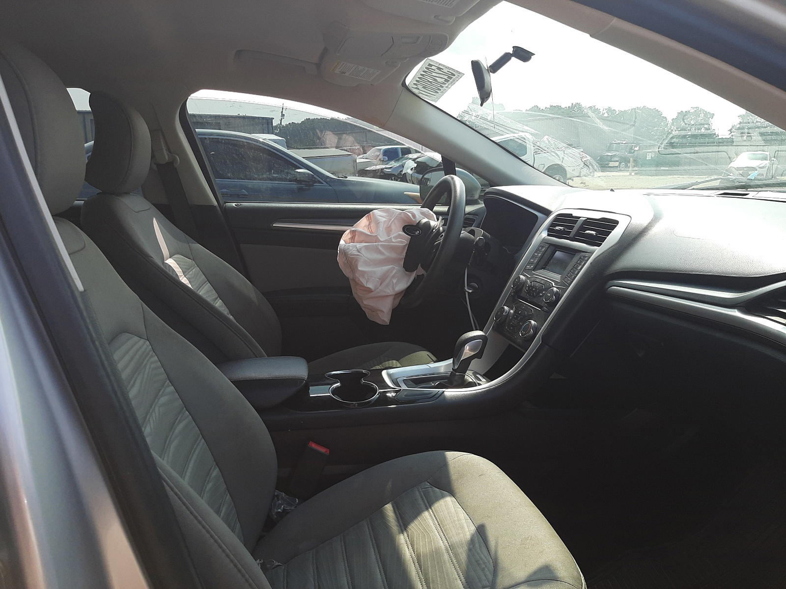 Photo 5 from auction – 2016 FORD FUSION with VIN 3FA6P0G72GR274857