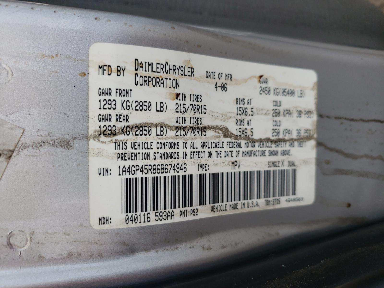 Photo 10 from auction – 2006 CHRYSLER TOWN & COU with VIN 1A4GP45R86B674946