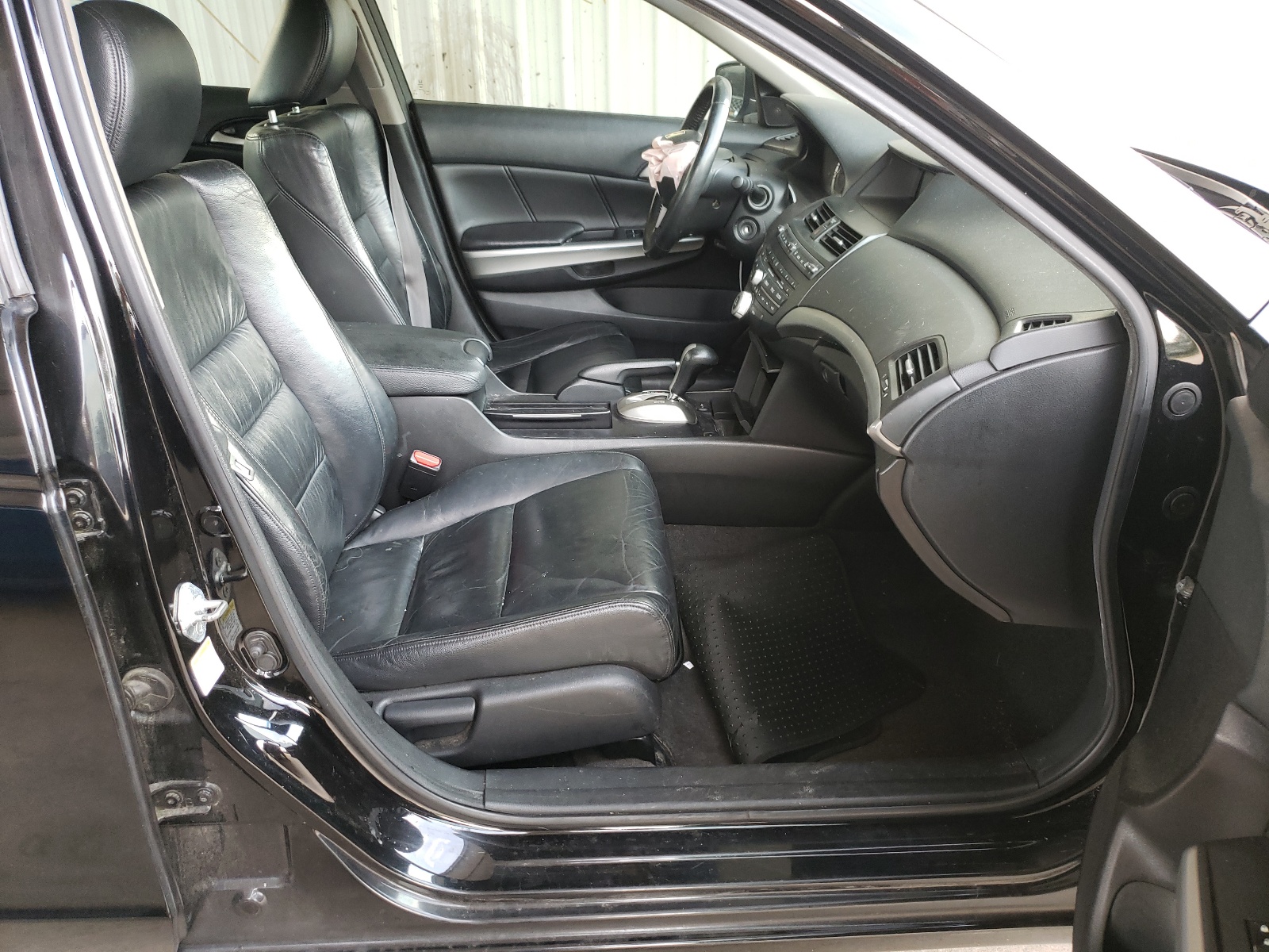 Photo 5 from auction – 2008 HONDA ACCORD EXL with VIN 1HGCP26858A135354