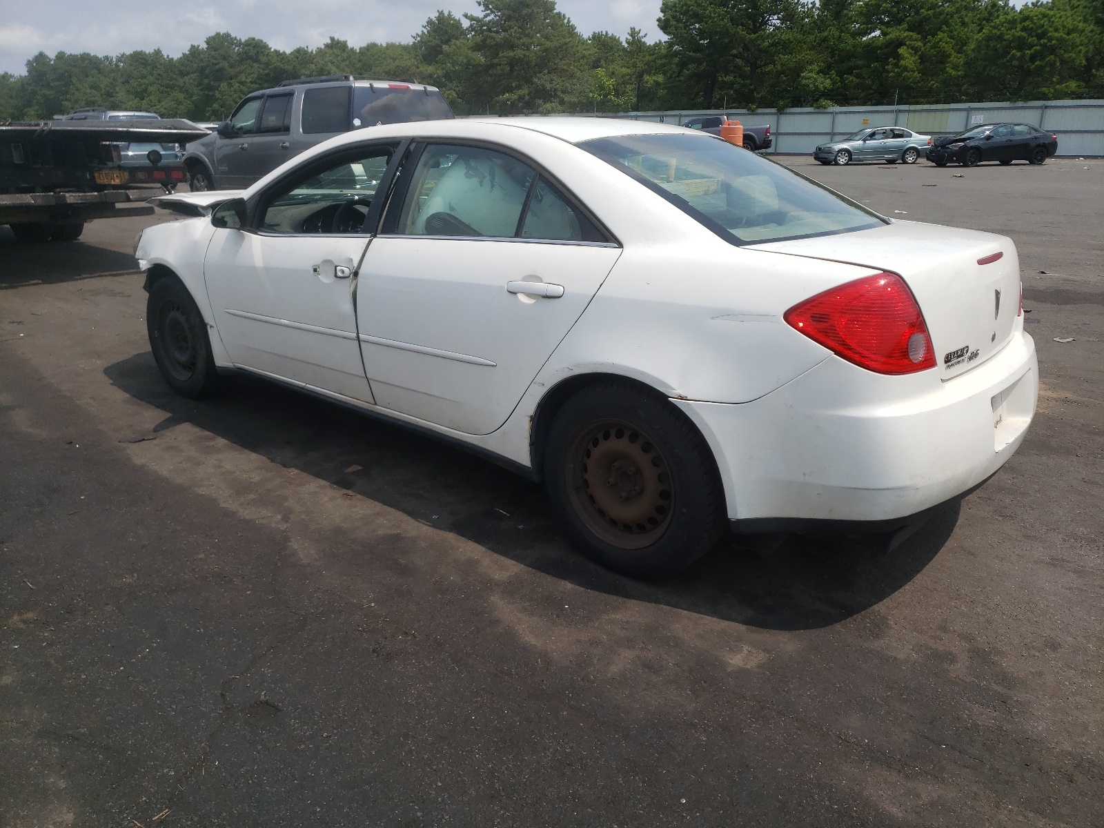 Photo 3 from auction – 2006 PONTIAC G6 SE with VIN 1G2ZF55B364285103