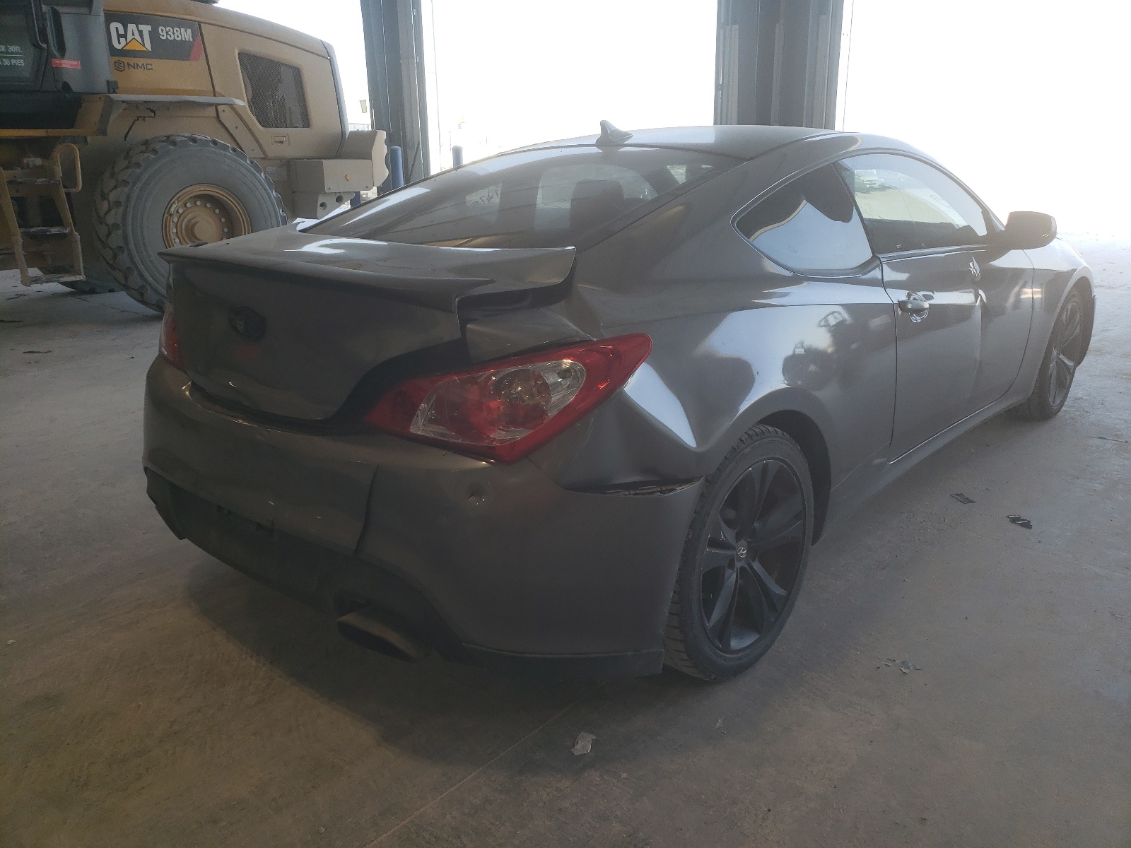 Photo 4 from auction – 2011 HYUNDAI GENESIS CO with VIN KMHHT6KD3BU047270