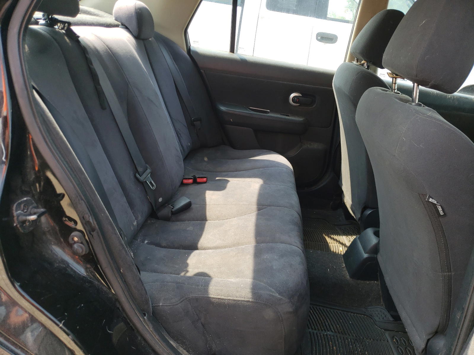 Photo 6 from auction – 2008 NISSAN VERSA S with VIN 3N1BC11E98L428134