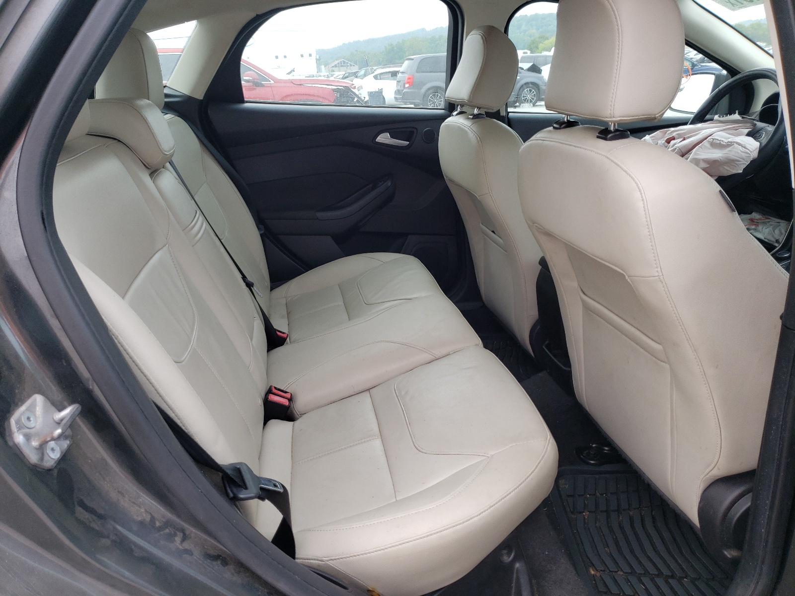 Photo 6 from auction – 2016 FORD FOCUS TITA with VIN 1FADP3N23GL208798