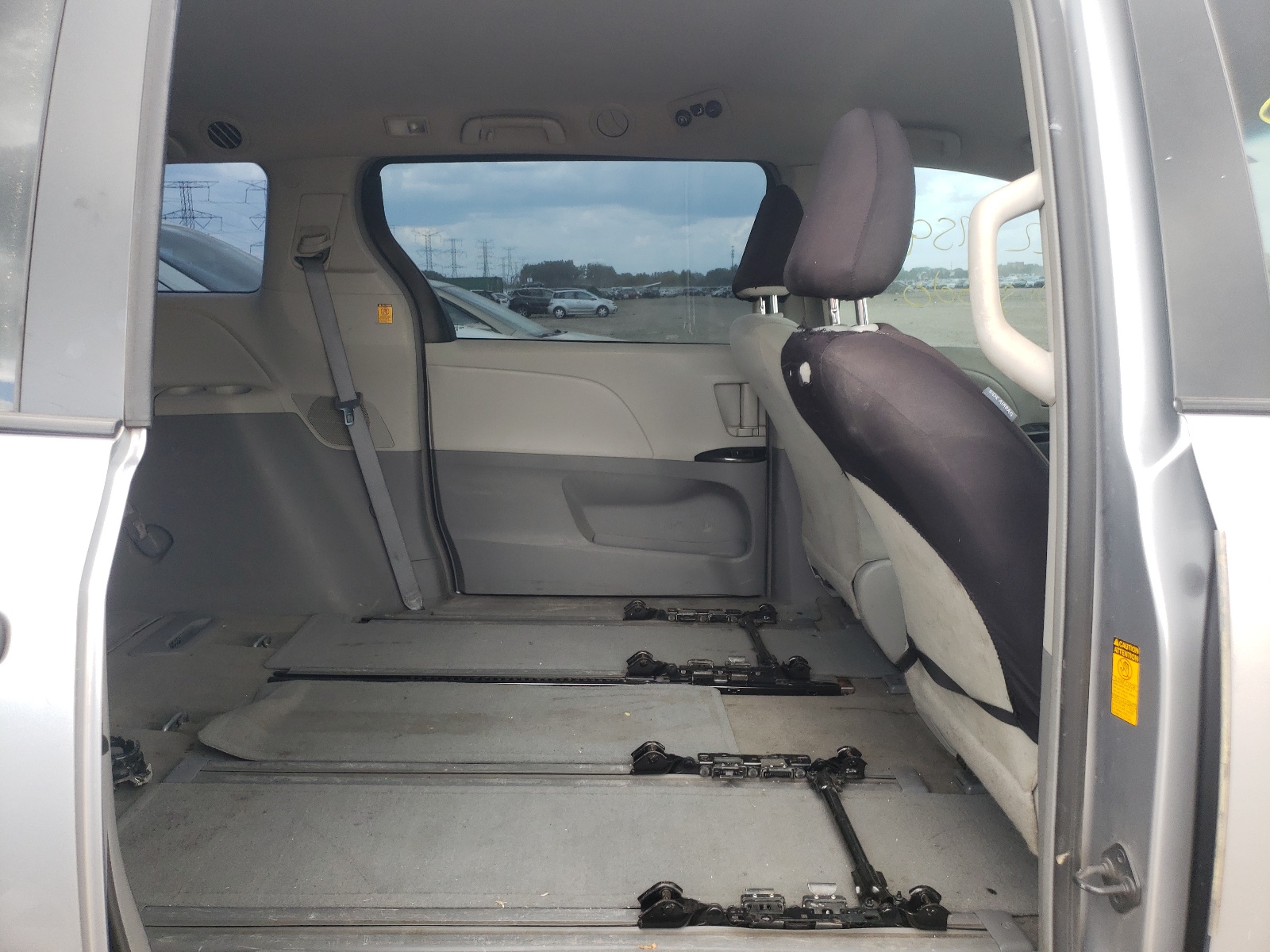 Photo 6 from auction – 2013 TOYOTA SIENNA with VIN 5TDZK3DCXDS374089