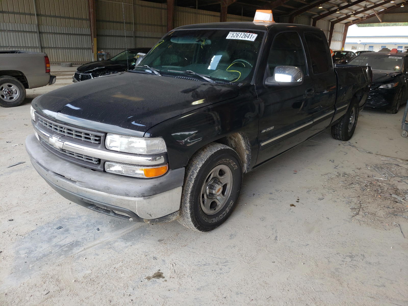 Photo 2 from auction – 1999 CHEVROLET SILVERADO with VIN 2GCEC19T3X1298140