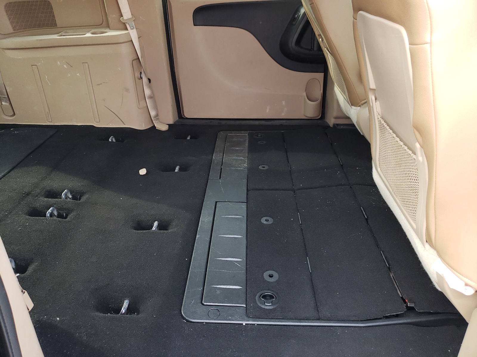 Photo 6 from auction – 2014 DODGE GRAND CARA with VIN 2C4RDGCG6ER430500