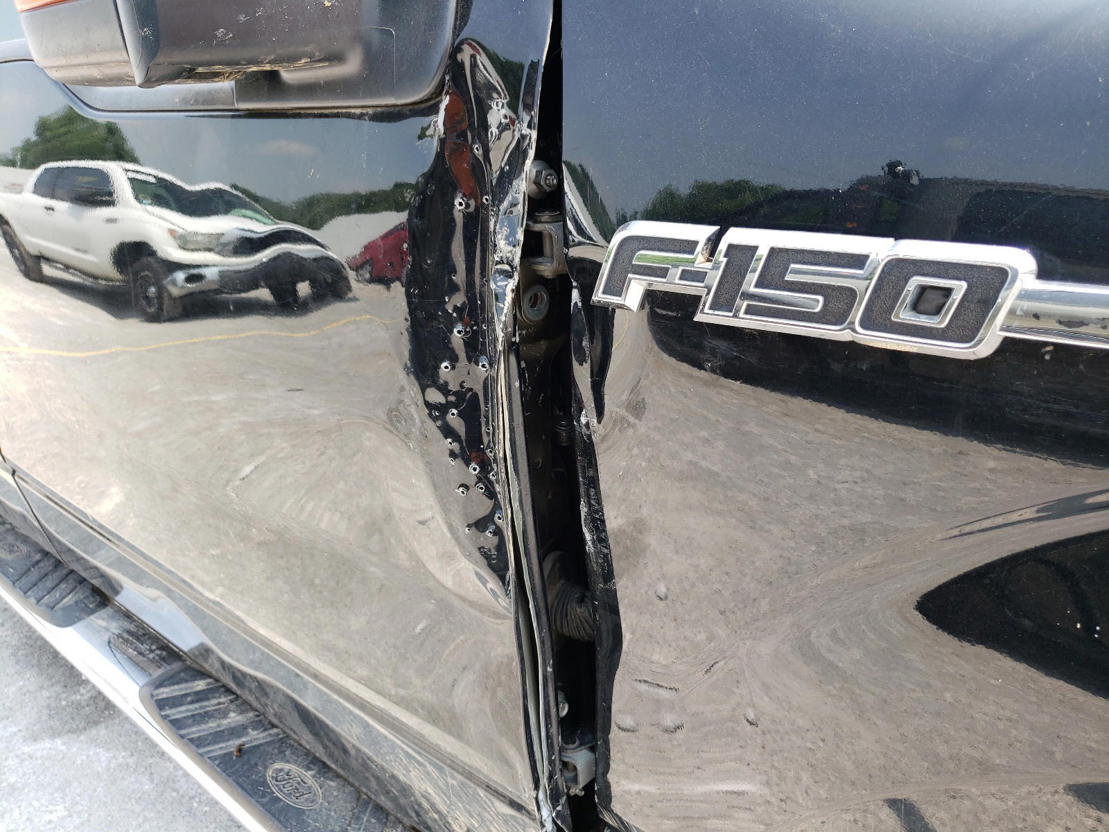 Photo 9 from auction – 2011 FORD F150 SUPER with VIN 1FTFW1EF4BFD28646