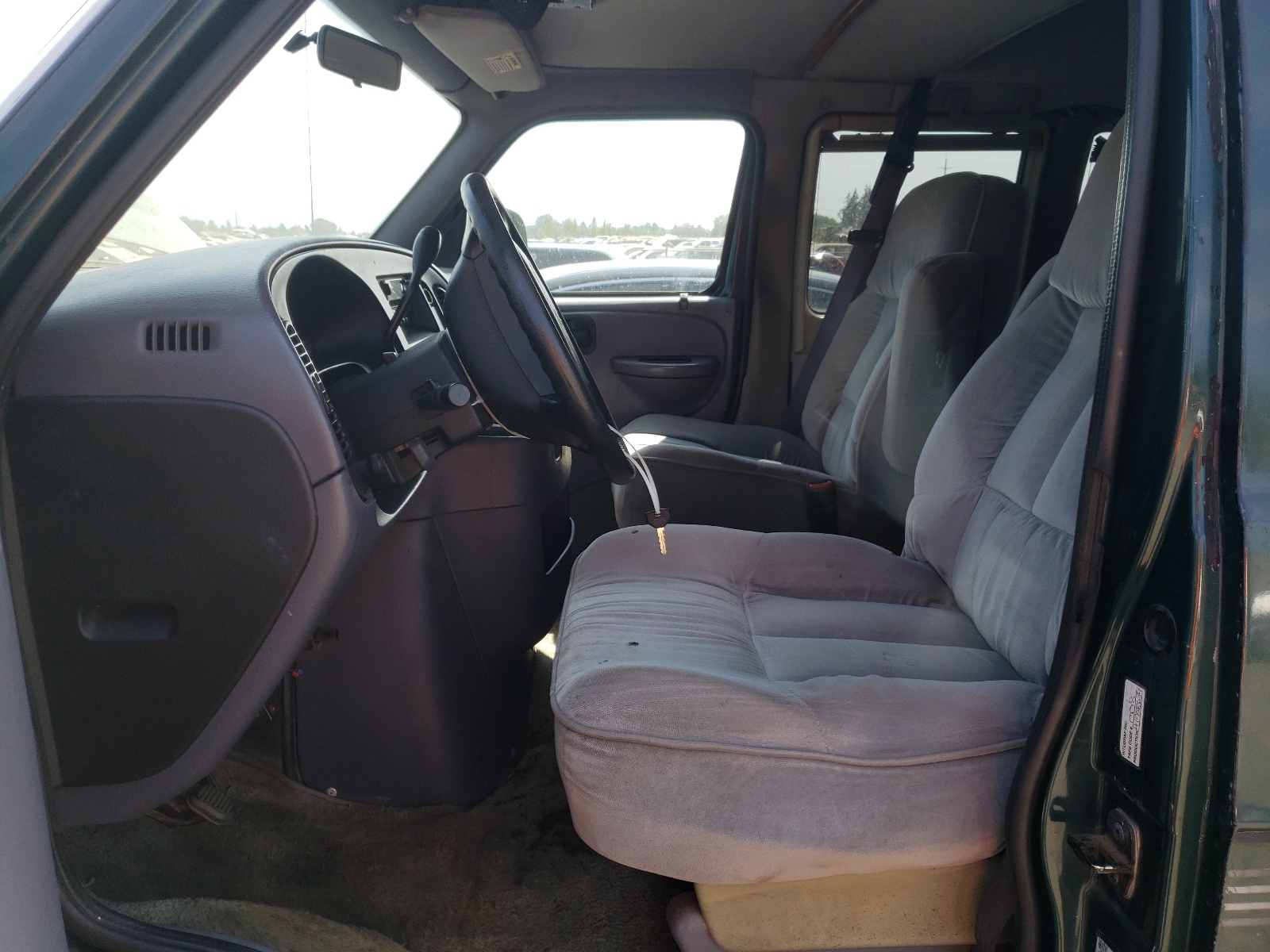 Photo 5 from auction – 1999 DODGE RAM VAN B1 with VIN 2B6HB11Y4XK584083