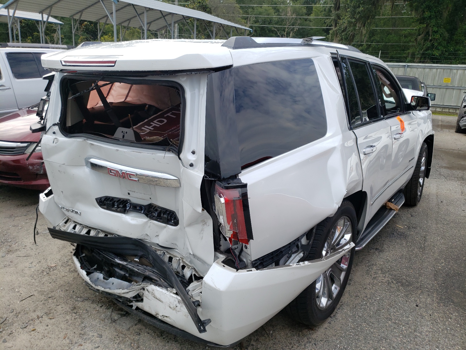 Photo 4 from auction – 2016 GMC YUKON DENA with VIN 1GKS1CKJ8GR297851