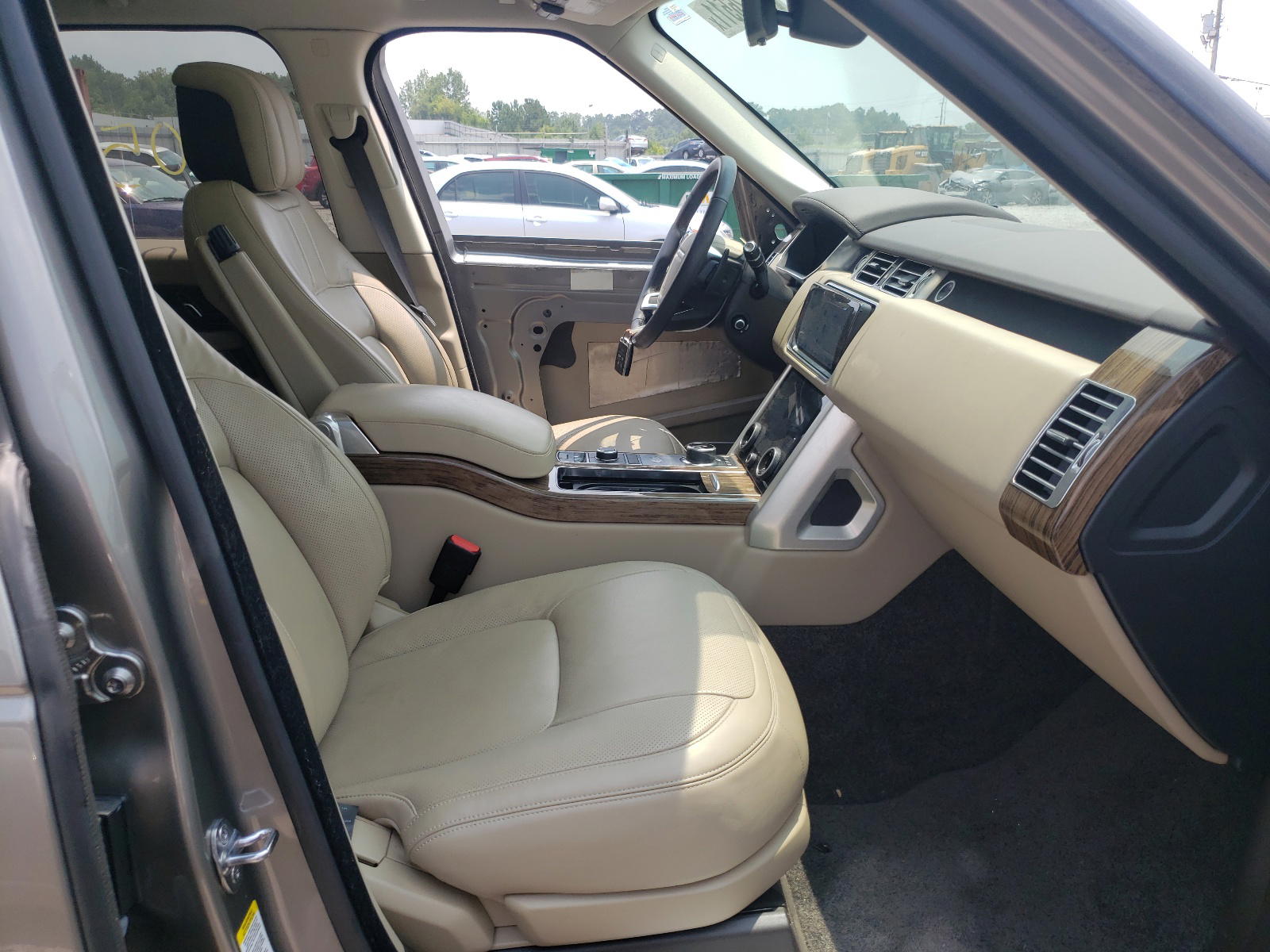 Photo 5 from auction – 2019 LAND ROVER RANGE ROVE with VIN SALGS2SV5KA567033