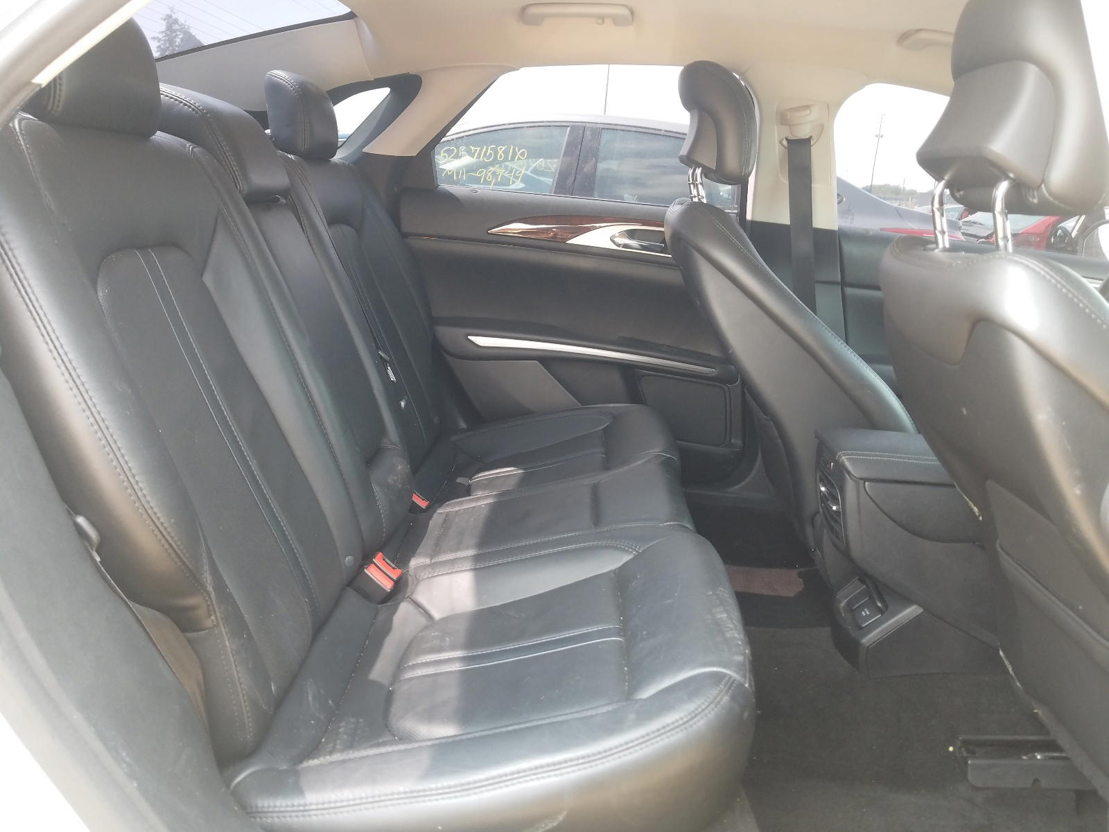 Photo 6 from auction – 2016 LINCOLN MKZ with VIN 3LN6L2G92GR612305