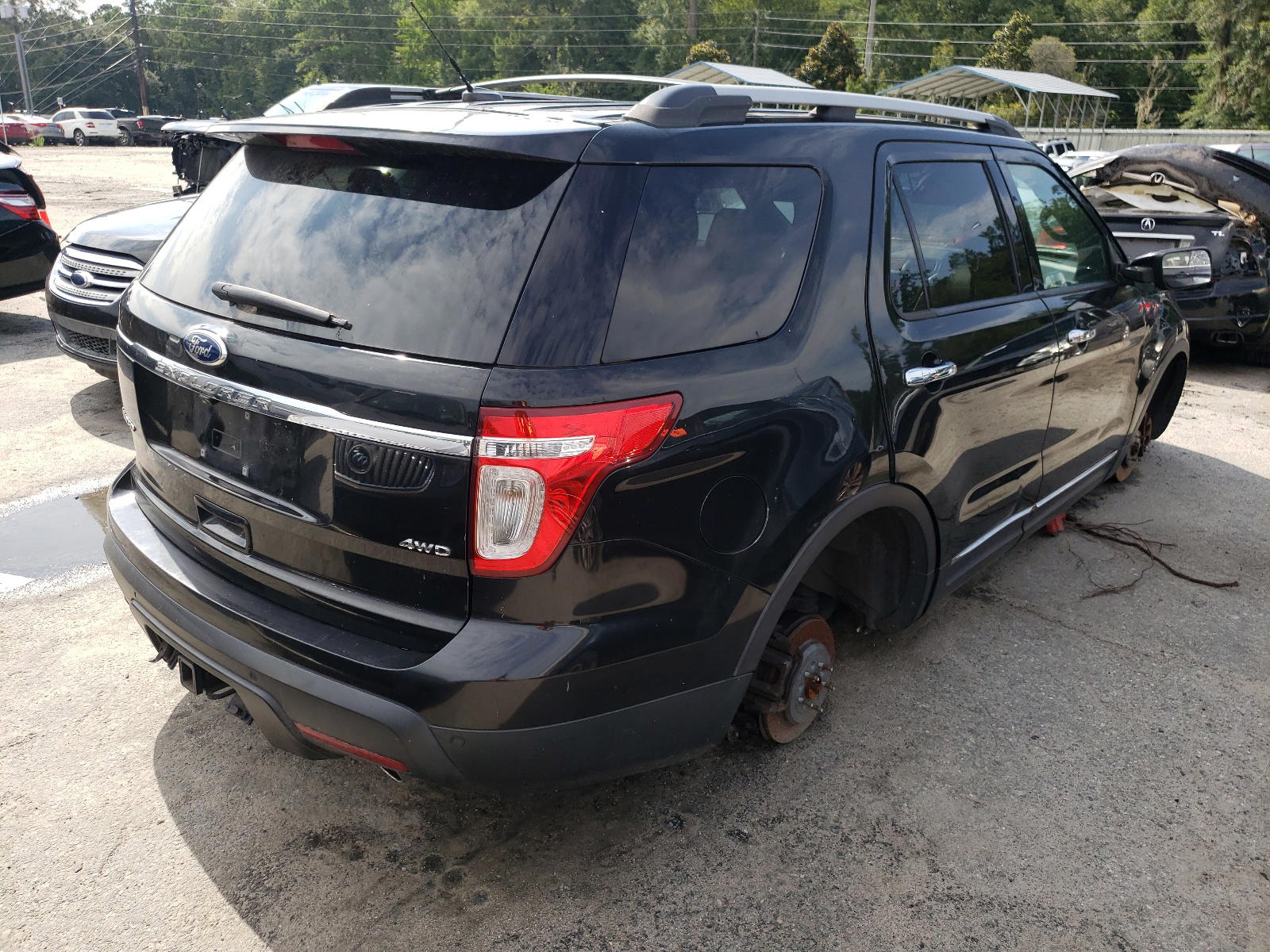 Photo 4 from auction – 2011 FORD EXPLORER L with VIN 1FMHK8F86BGA55583
