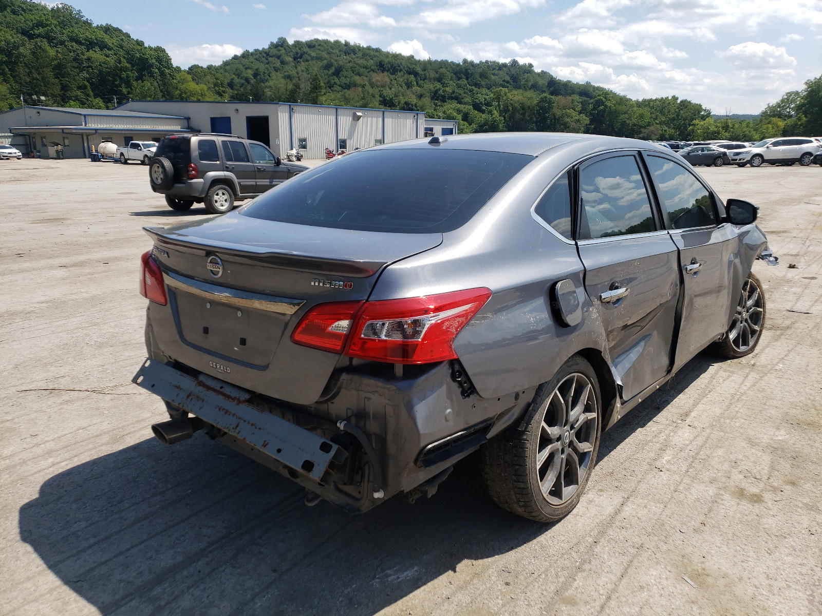Photo 4 from auction – 2017 NISSAN SENTRA SR with VIN 3N1CB7AP1HY359471