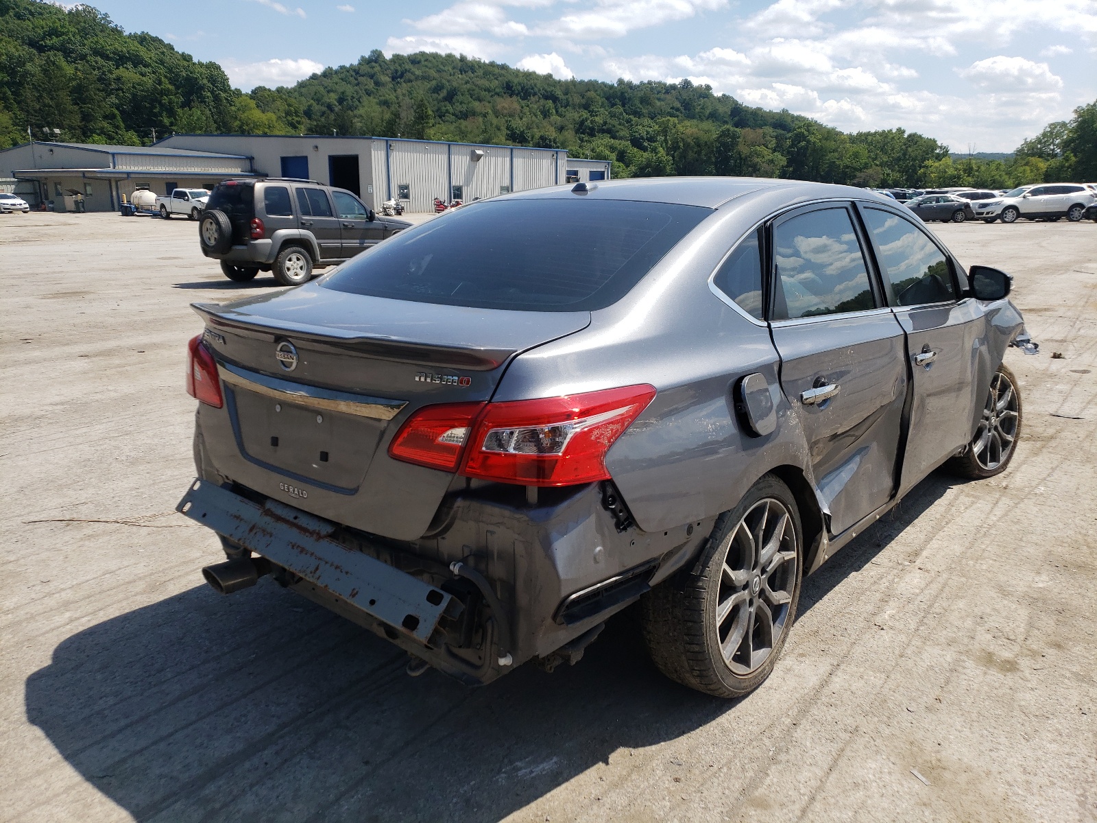 Zdjęcie 4 z aukcji – 2017 NISSAN SENTRA SR z VIN 3N1CB7AP1HY359471