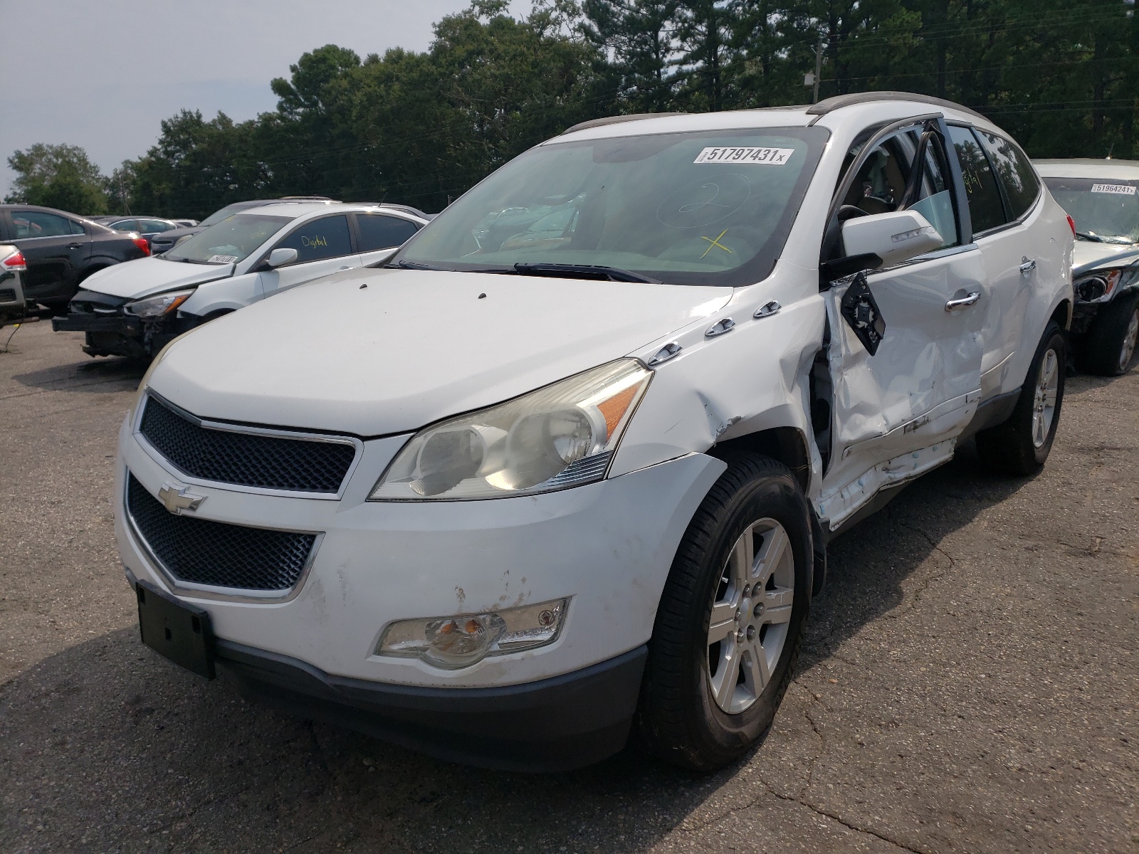 Photo 2 from auction – 2010 CHEVROLET TRAVERSE L with VIN 1GNLRGED9AS115460