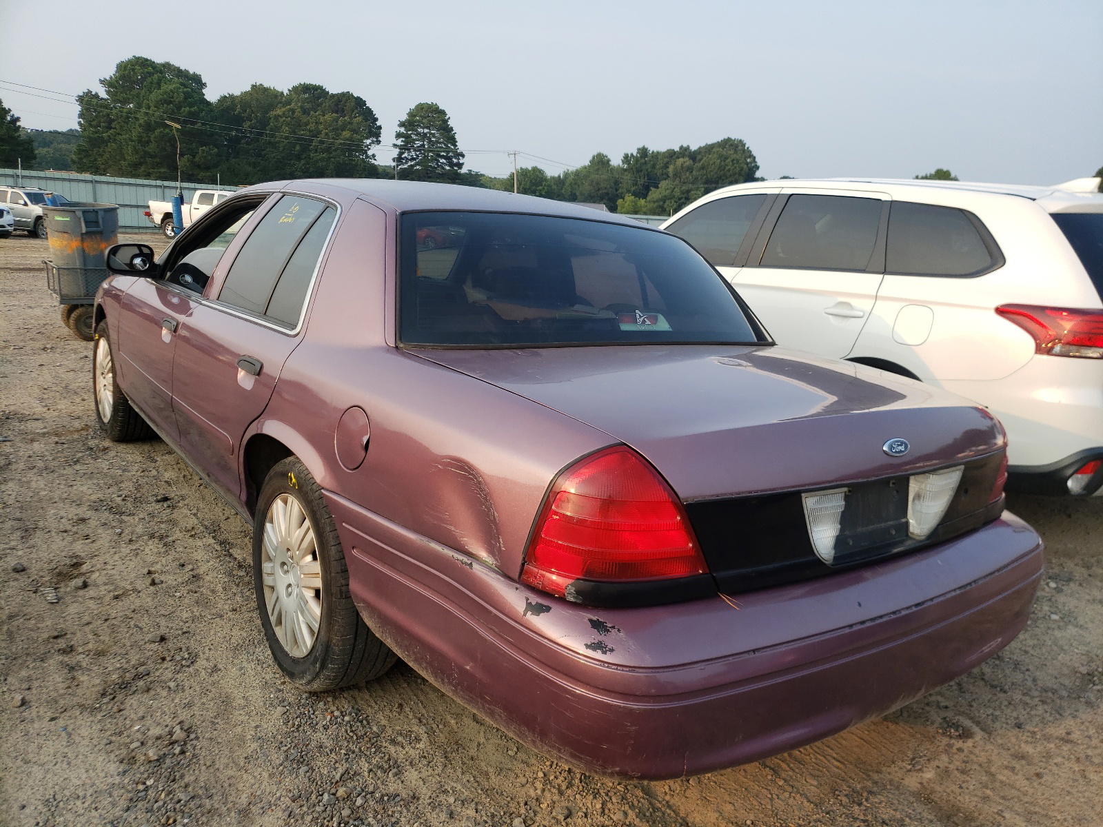 Photo 3 from auction – 2007 FORD CROWN VICT with VIN 2FAFP71W07X151861