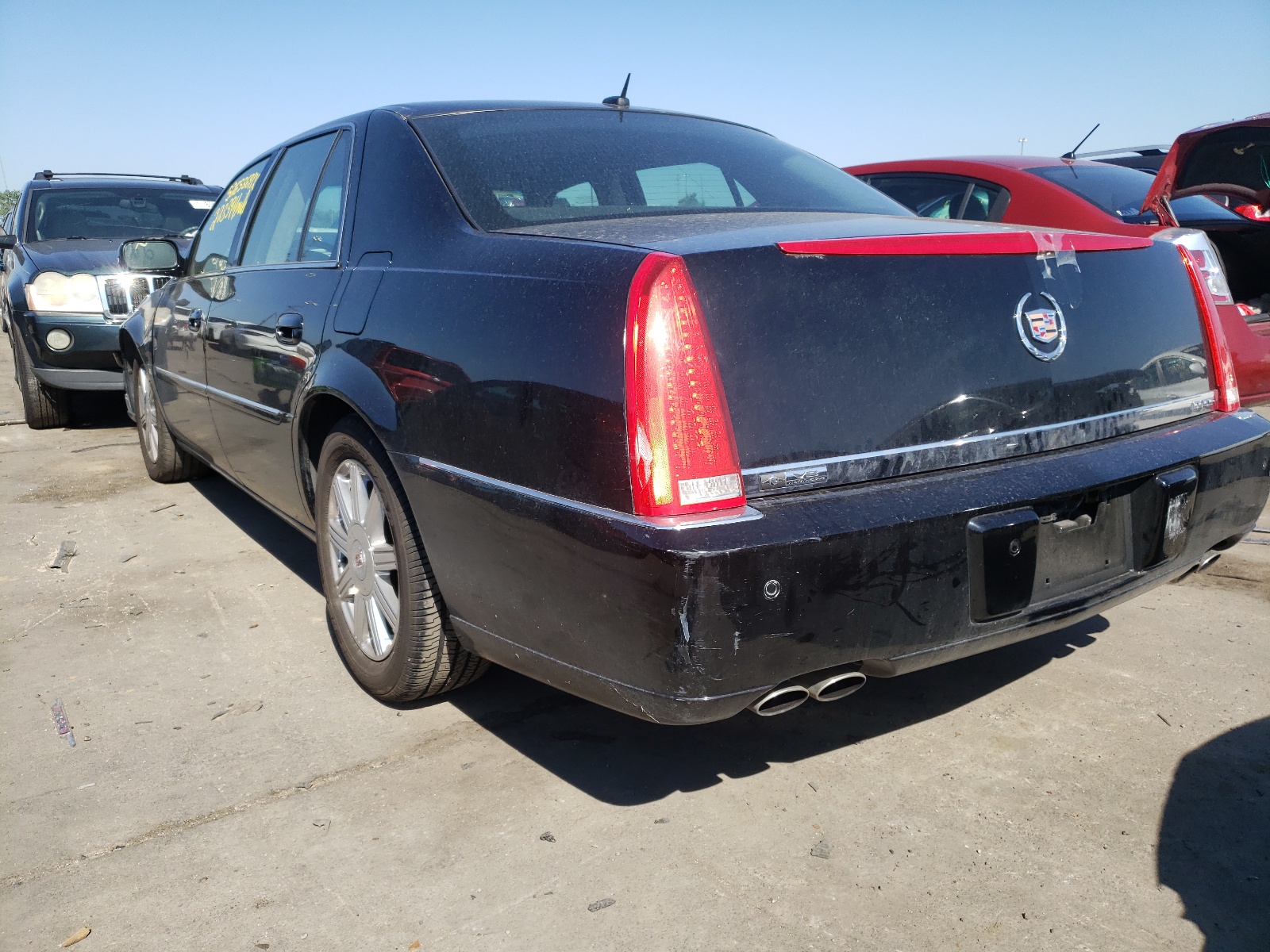 Photo 3 from auction – 2008 CADILLAC DTS with VIN 1G6KD57Y48U166793