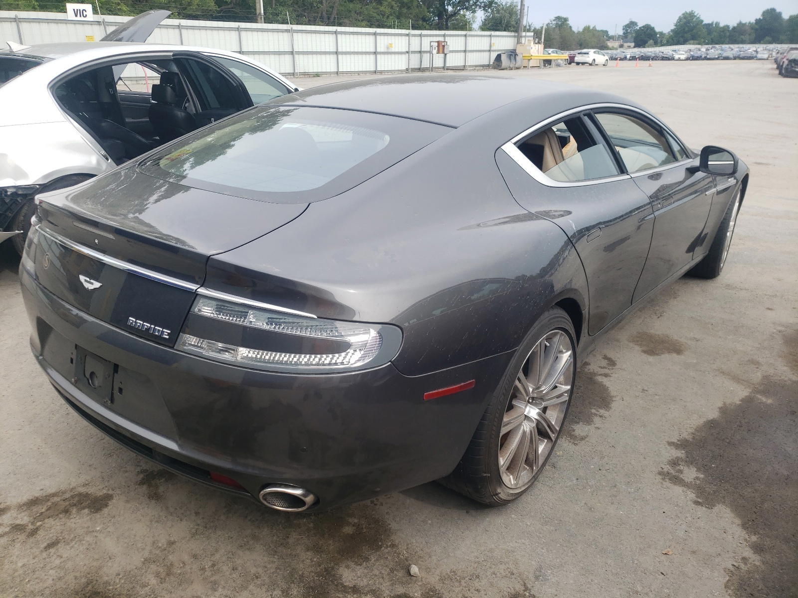 Photo 4 from auction – 2011 ASTON MARTIN RAPIDE with VIN SCFHDDAJ5BAF01666