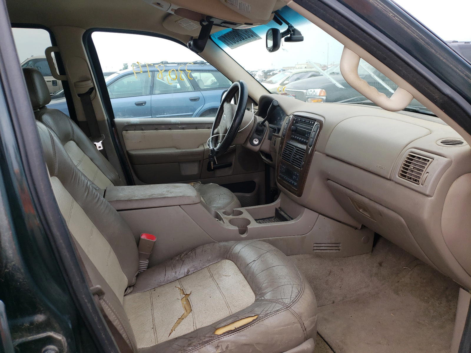 Photo 18 from auction – 2003 FORD EXPLORER E with VIN 1FMZU64W33UC78865