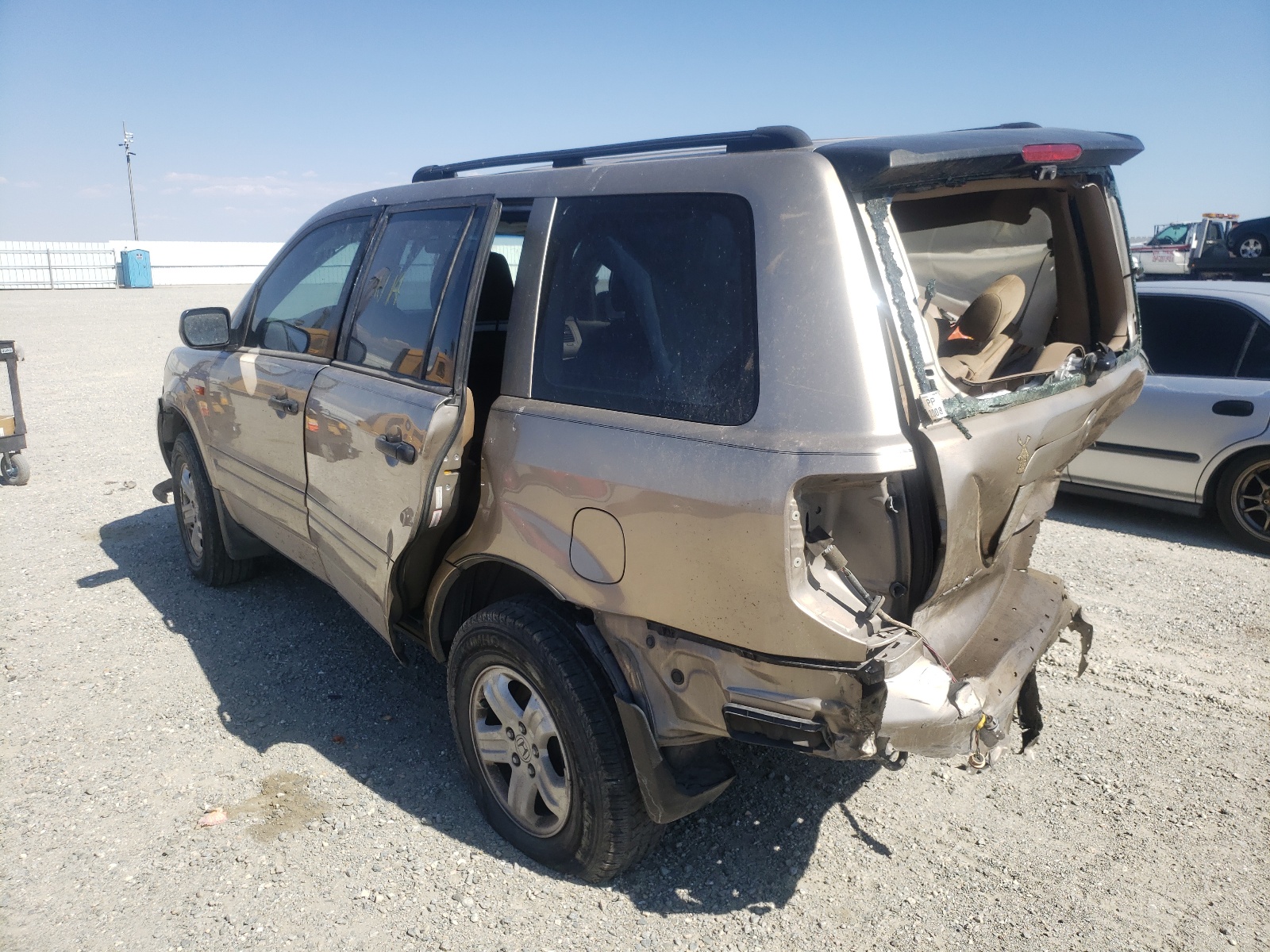 Photo 3 from auction – 2007 HONDA PILOT LX with VIN 2HKYF18107H522886