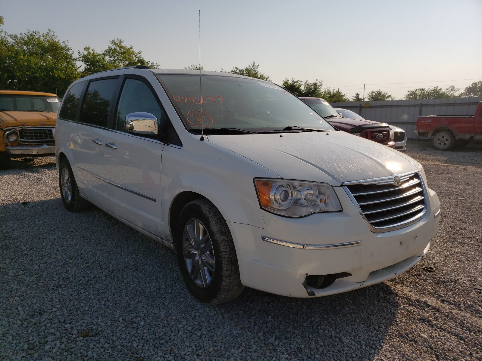 CHRYSLER TOWN & COU 2010 with VIN 2A4RR7DX8AR428297 - Photo from auction