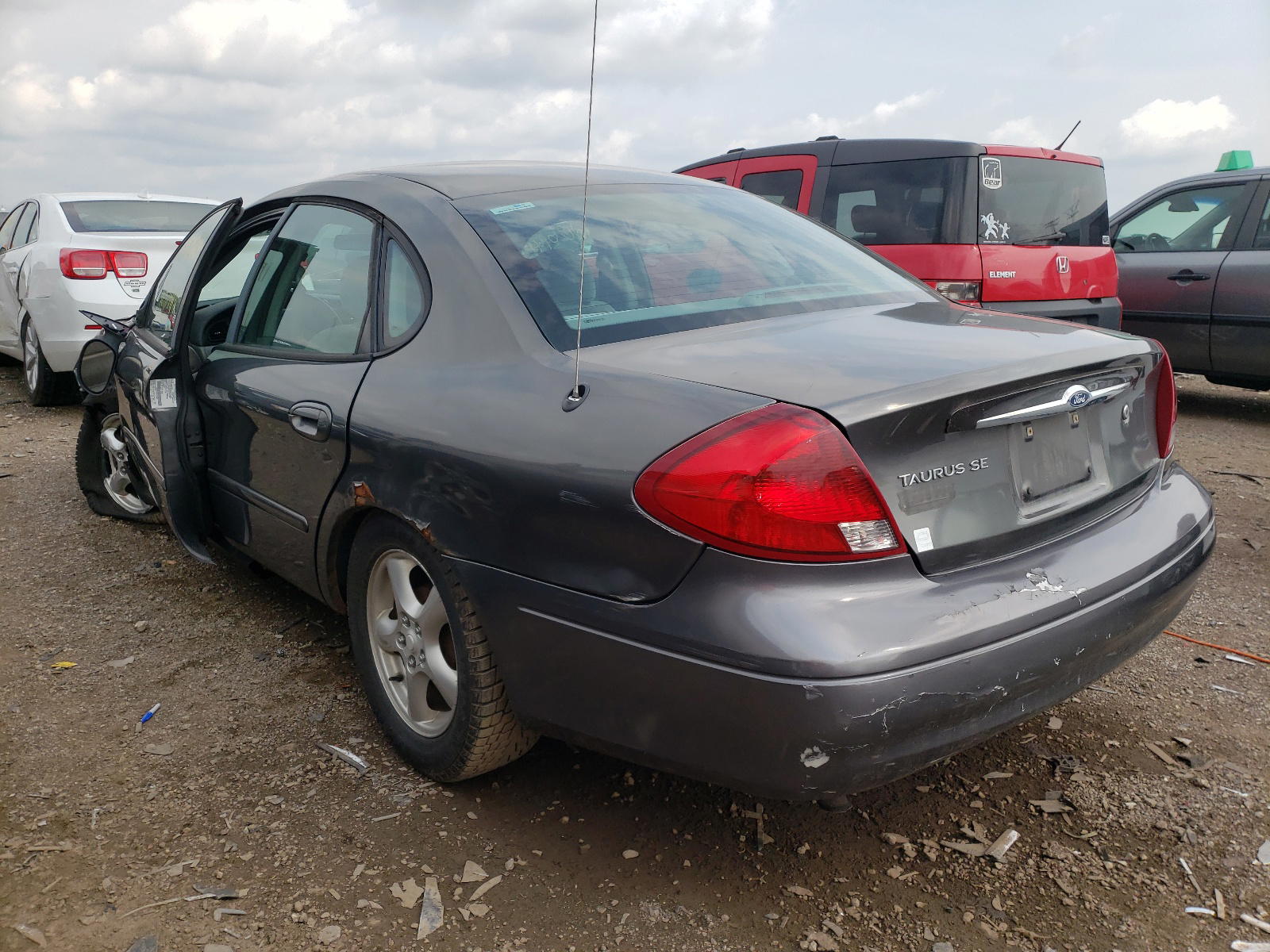 Photo 3 from auction – 2002 FORD TAURUS SE with VIN 1FAFP53U62G166850
