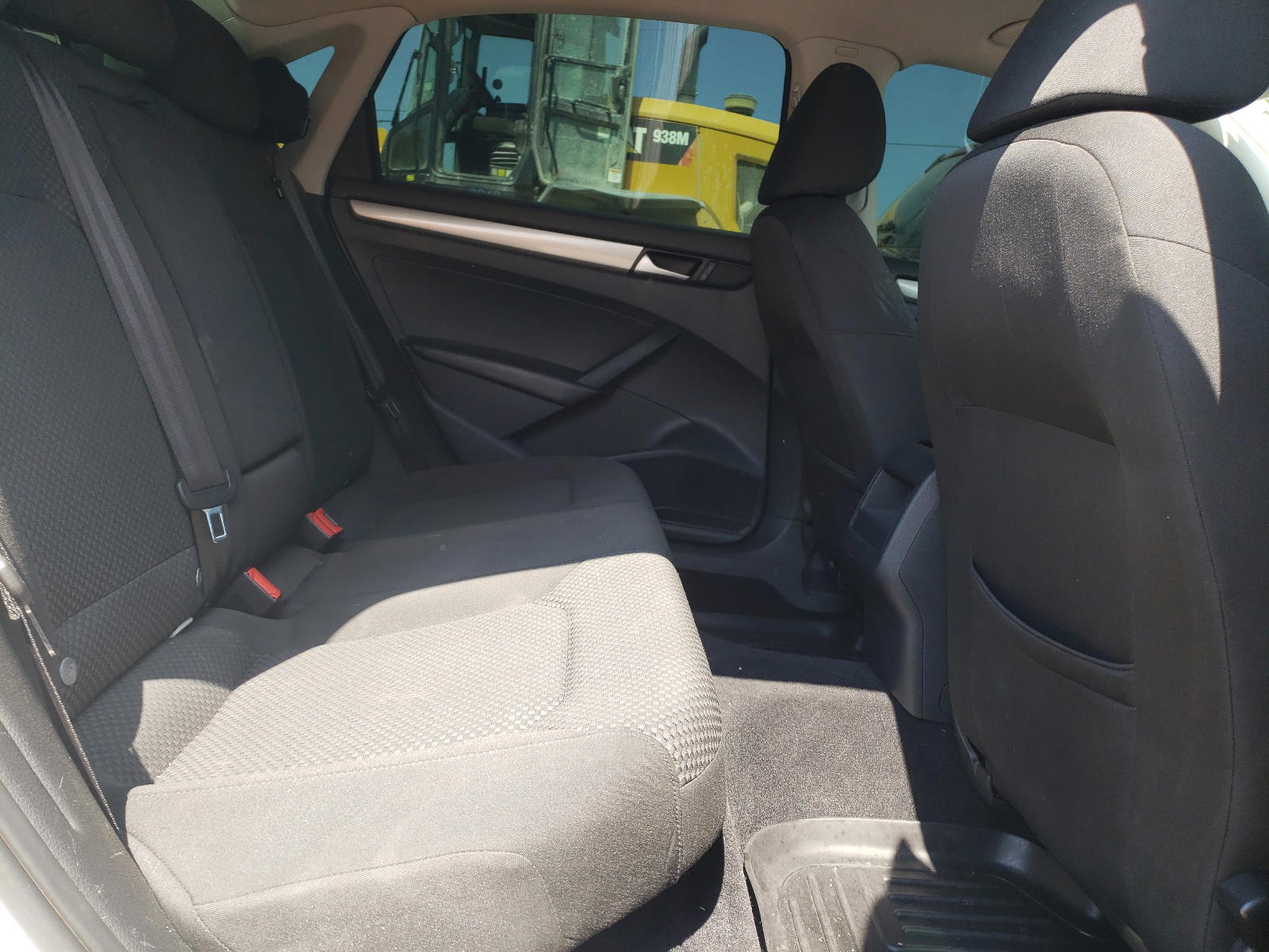 Photo 6 from auction – 2012 VOLKSWAGEN PASSAT S with VIN 1VWAP7A32CC075588