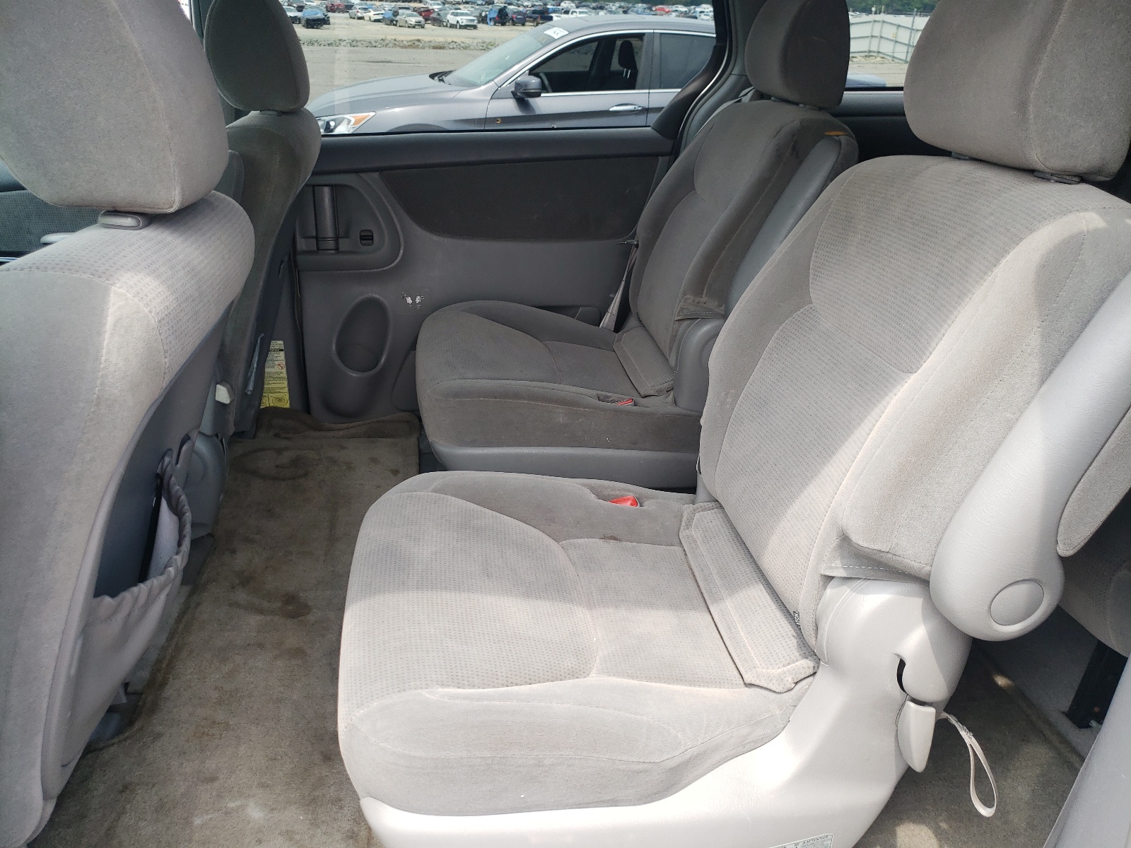 Photo 6 from auction – 2004 TOYOTA SIENNA CE with VIN 5TDZA23C14S108510
