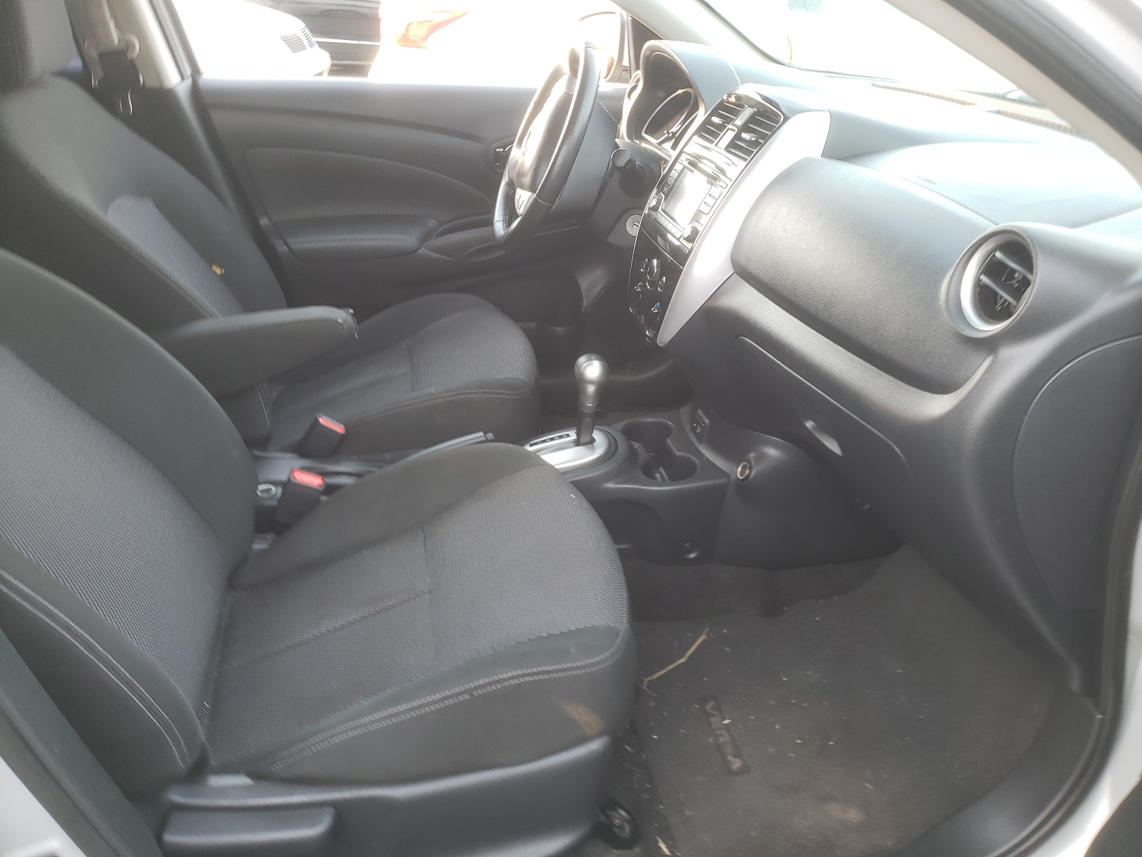 Photo 5 from auction – 2017 NISSAN VERSA S with VIN 3N1CN7AP9HL855977