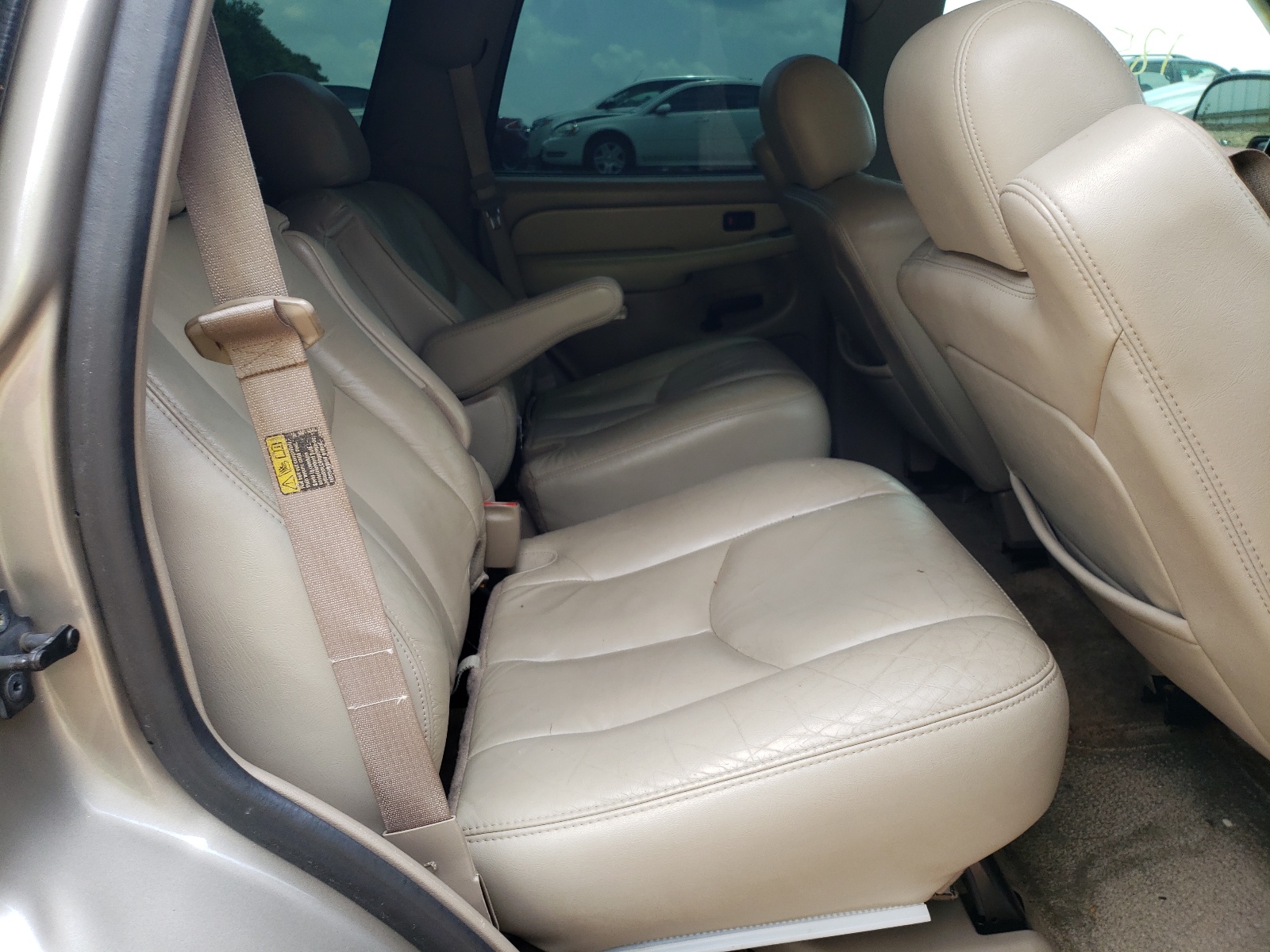Photo 6 from auction – 2003 CHEVROLET TAHOE C150 with VIN 1GNEC13Z03J213839