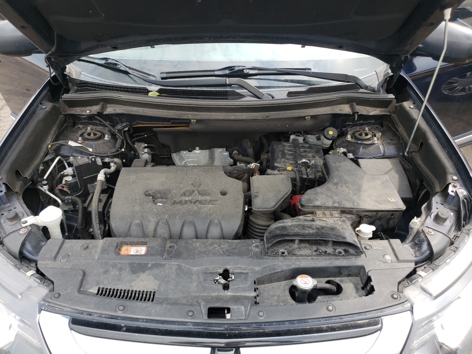 Photo 7 from auction – 2018 MITSUBISHI OUTLANDER with VIN JA4AZ3A36JJ005598
