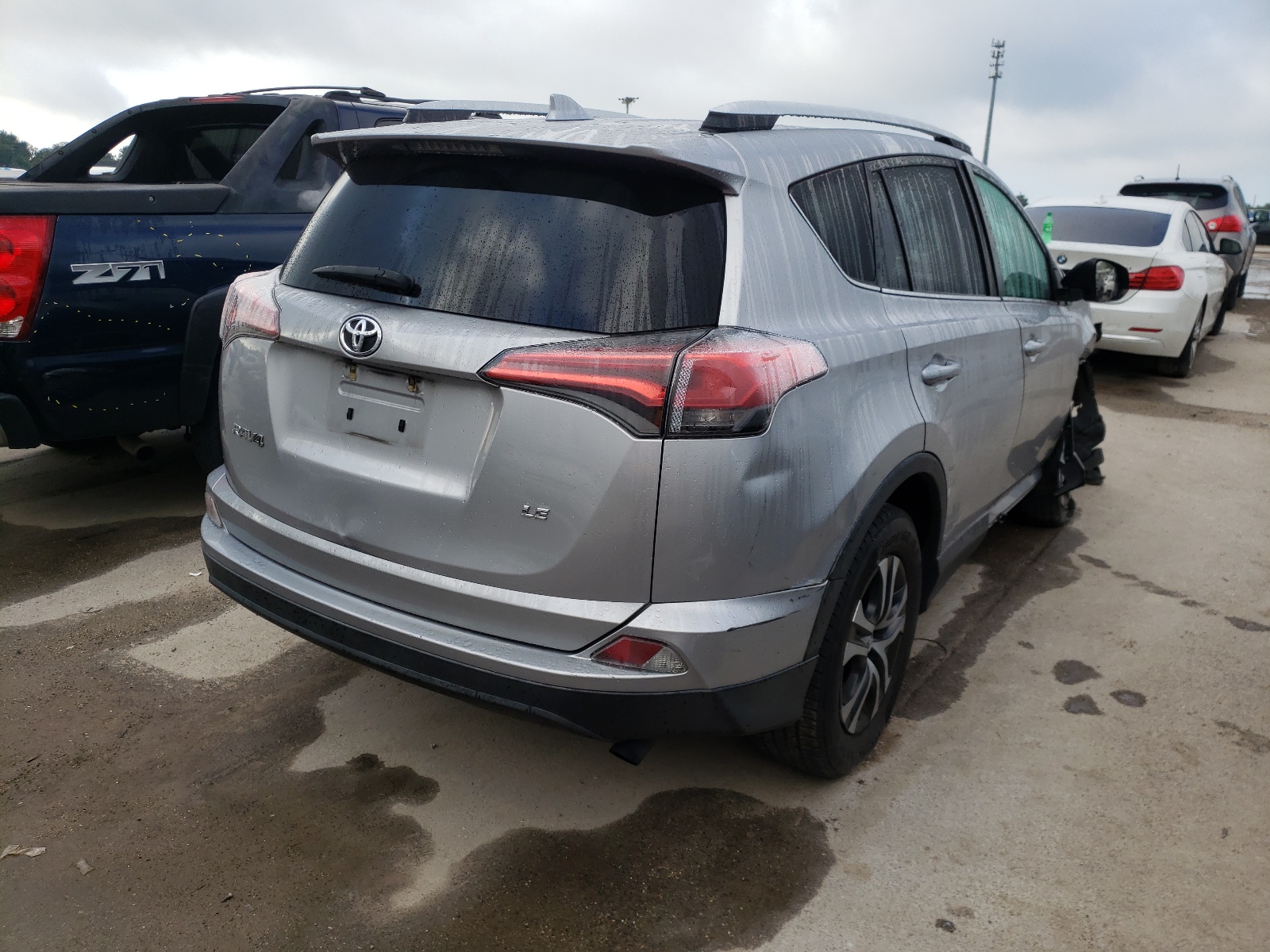Photo 4 from auction – 2016 TOYOTA RAV4 LE with VIN 2T3ZFREV5GW277621