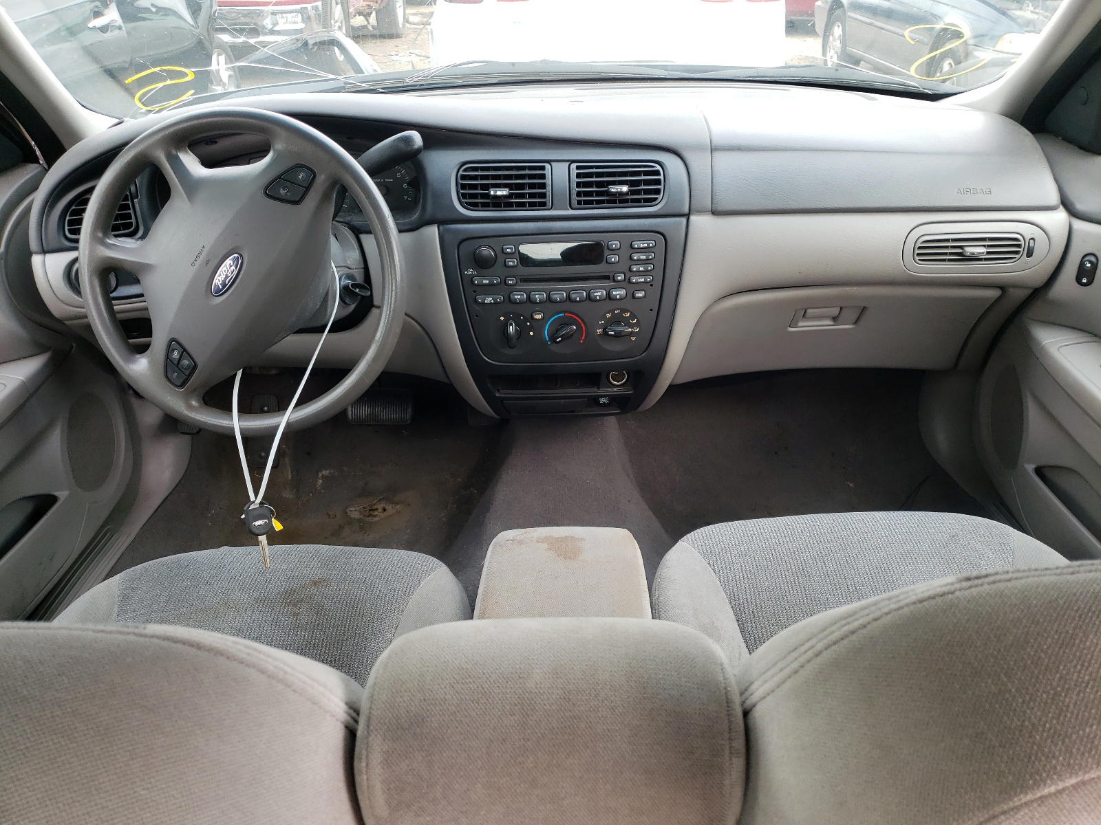 Photo 9 from auction – 2002 FORD TAURUS SE with VIN 1FAFP53U62G166850