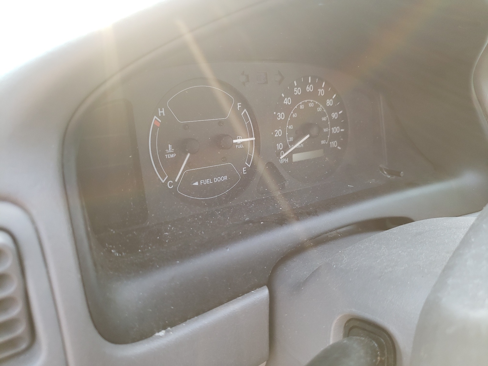 Photo 8 from auction – 1998 TOYOTA COROLLA VE with VIN 1NXBR12E8WZ123992