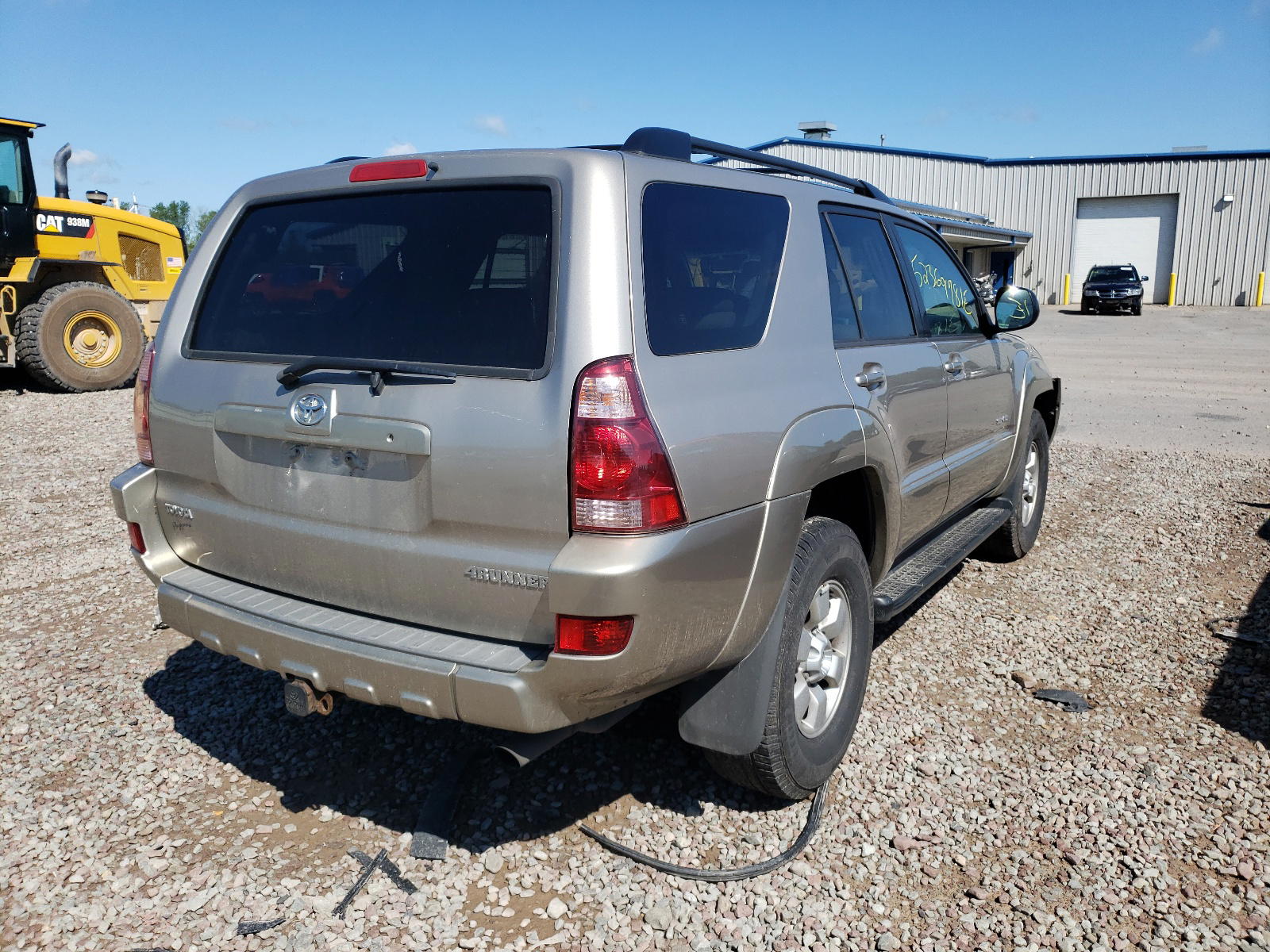 Photo 4 from auction – 2004 TOYOTA 4RUNNER SR with VIN JTEBU14R840024334